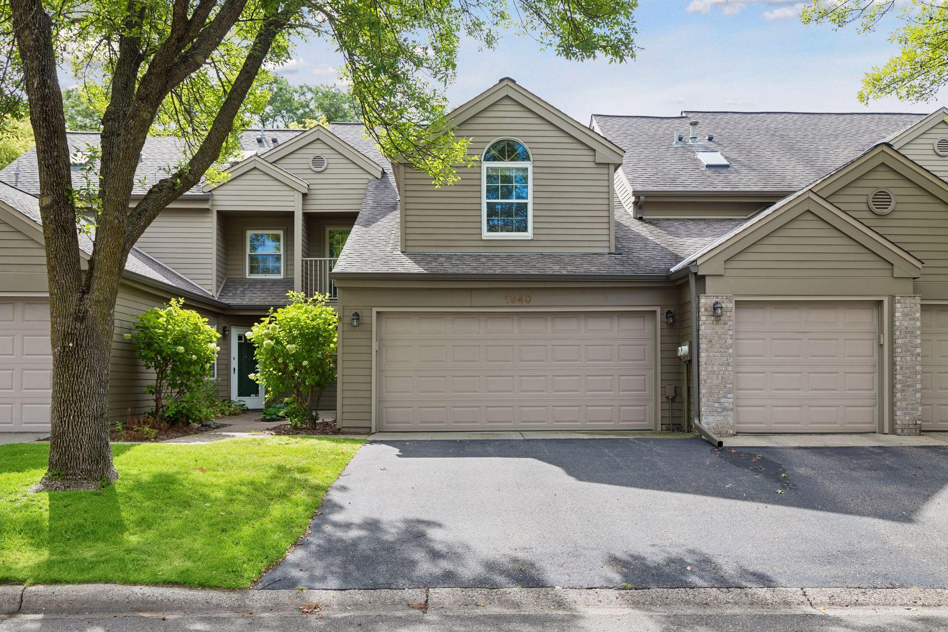 1640 Rose Hill Circle — photo