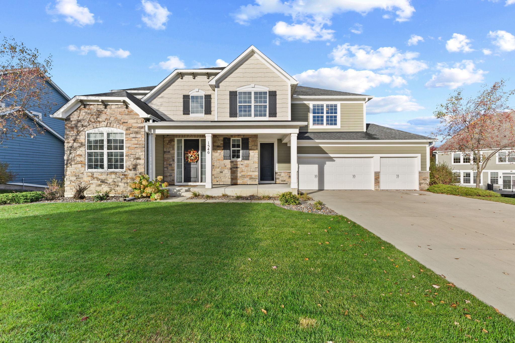1540 Deephaven Drive — photo