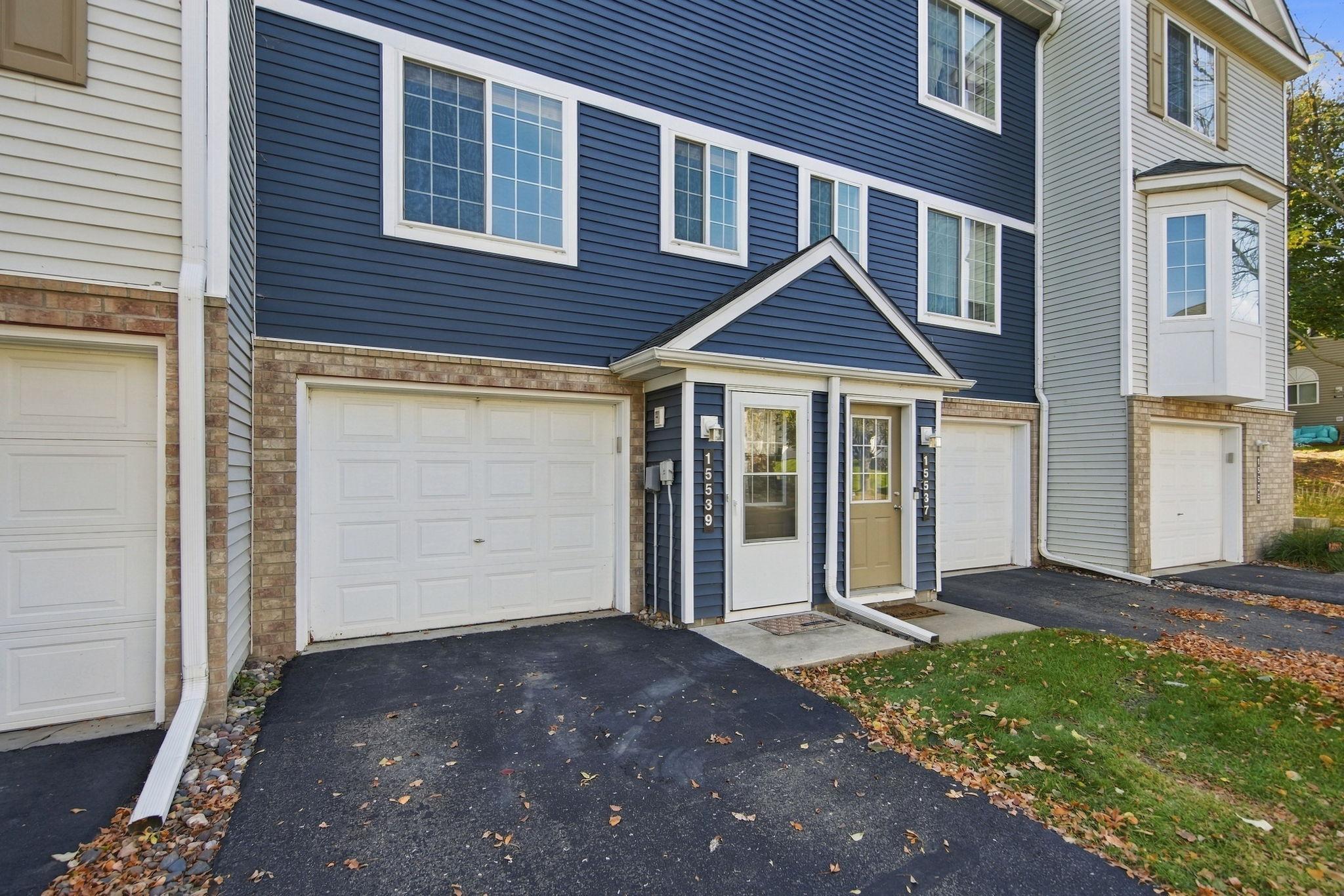 15539 Float Lane 94 — photo