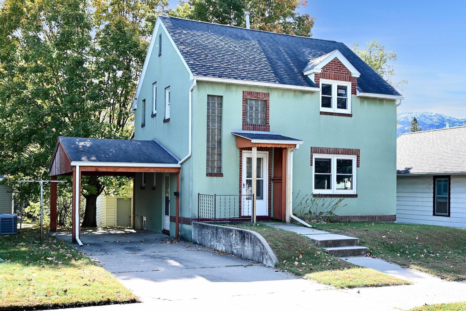 807 W Mark Street — photo