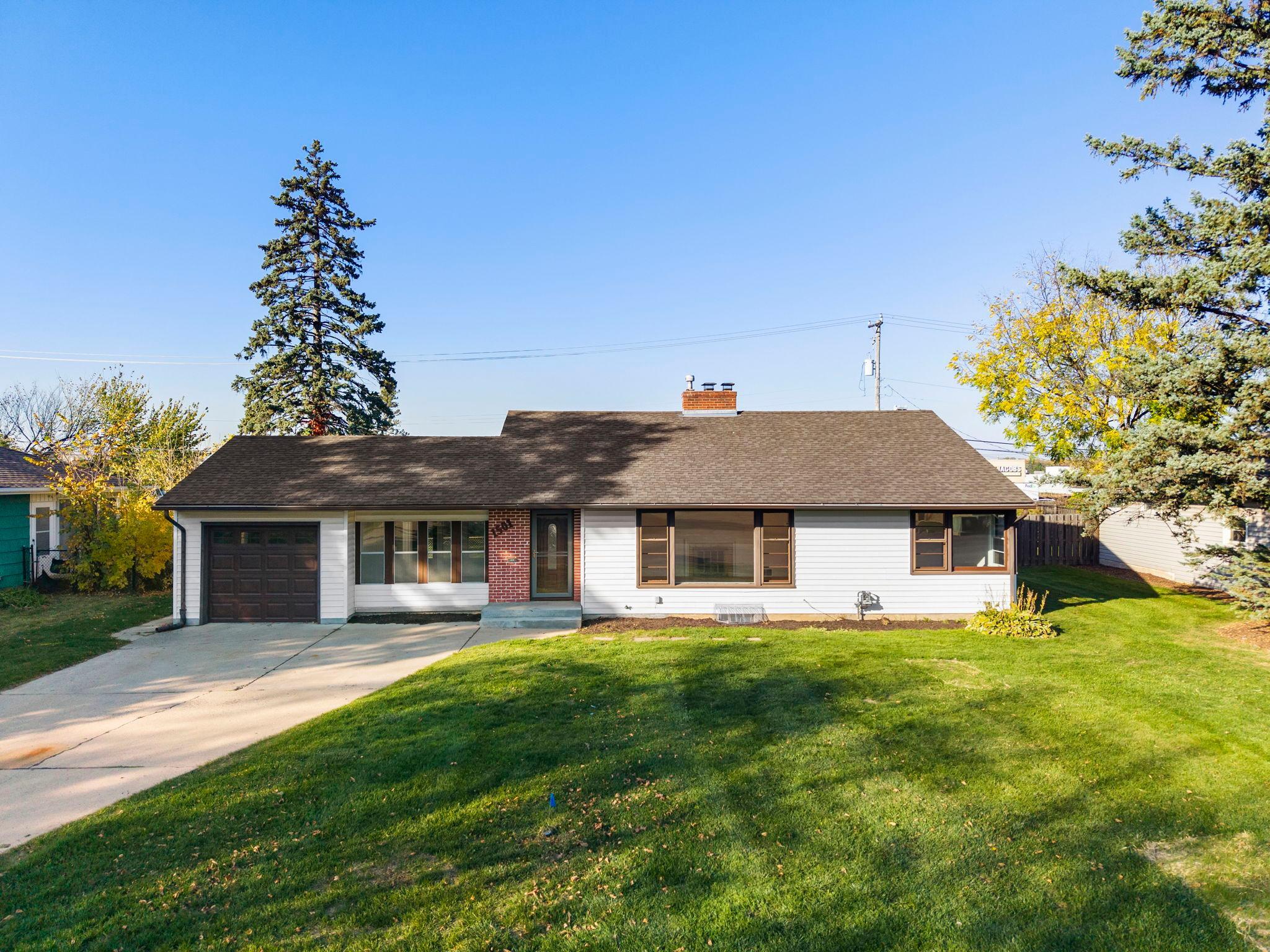 1501 Preston Lane — photo