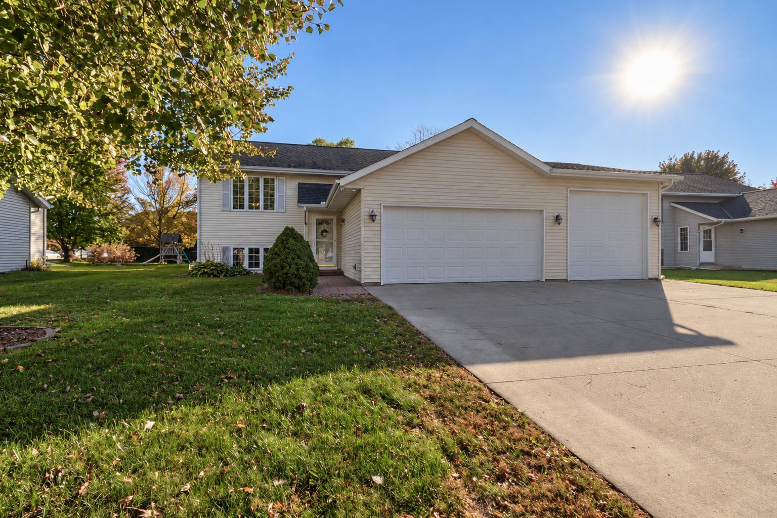 105 Torrey Pines Drive — photo