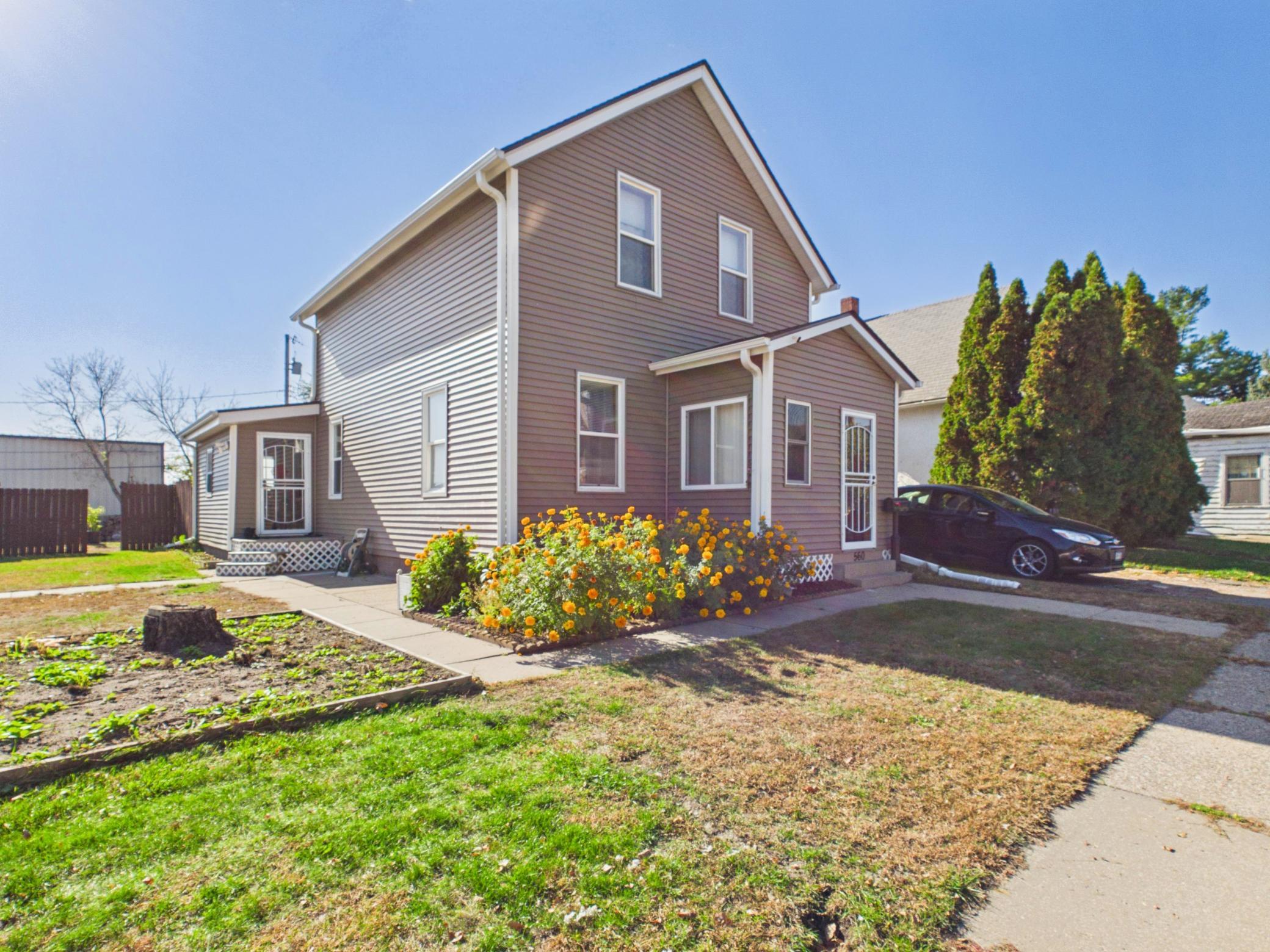 560 Burgess Street — photo