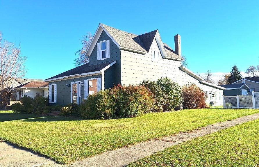 301 Main Street E, Cavalier, ND 58220 — photo 2