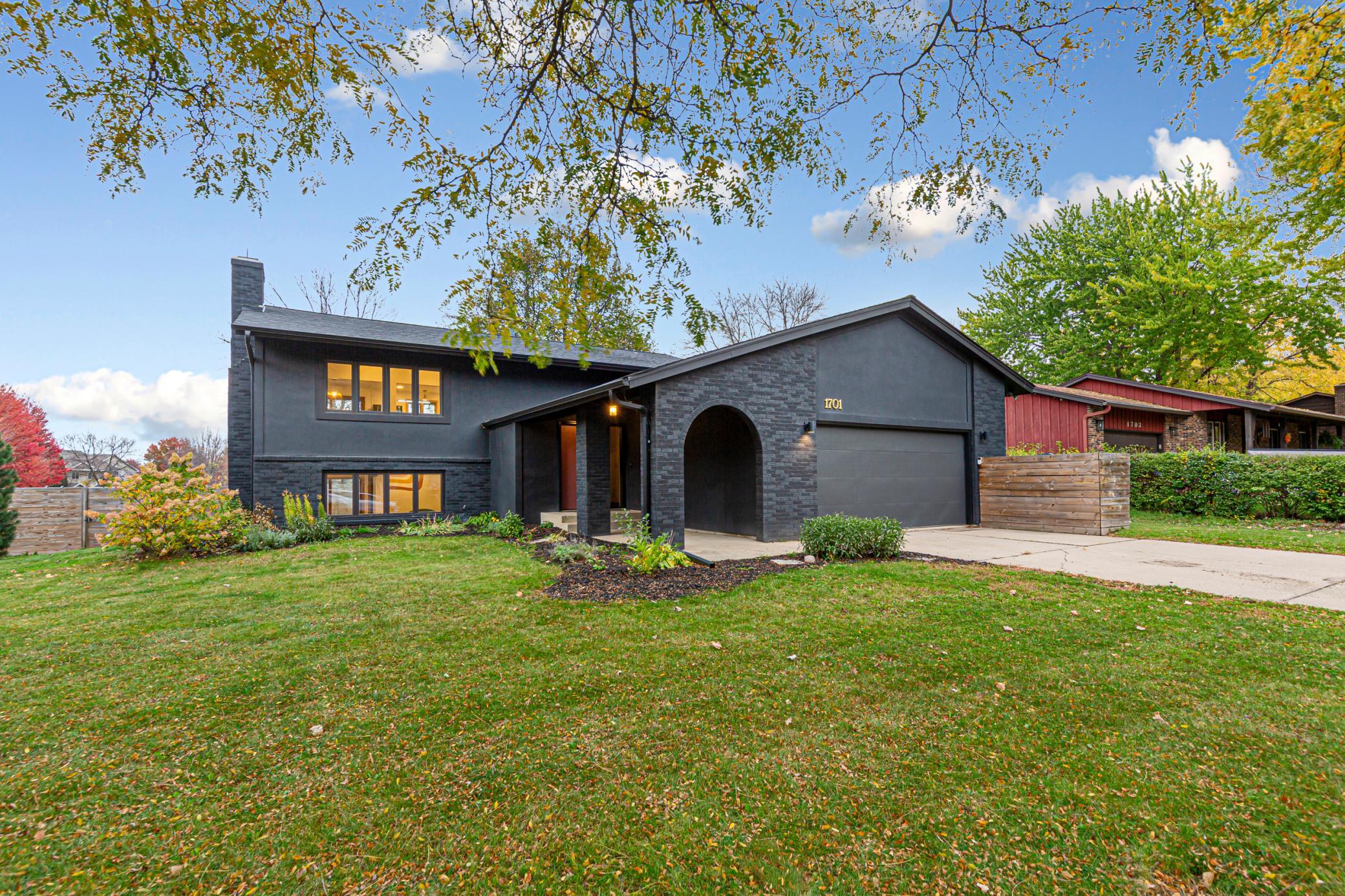 1701 Mckinley Drive — photo