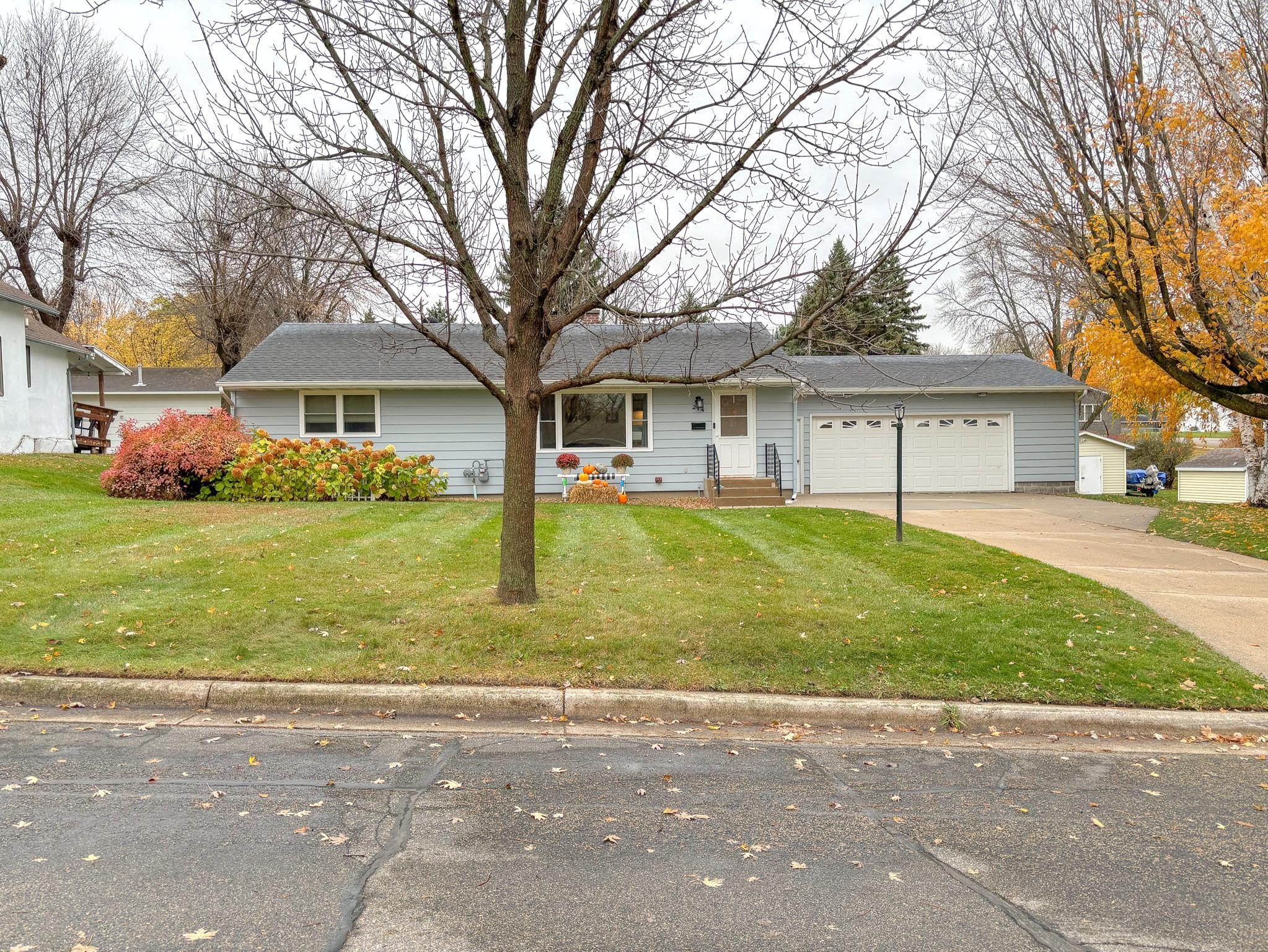 214 E Douglas Avenue — photo