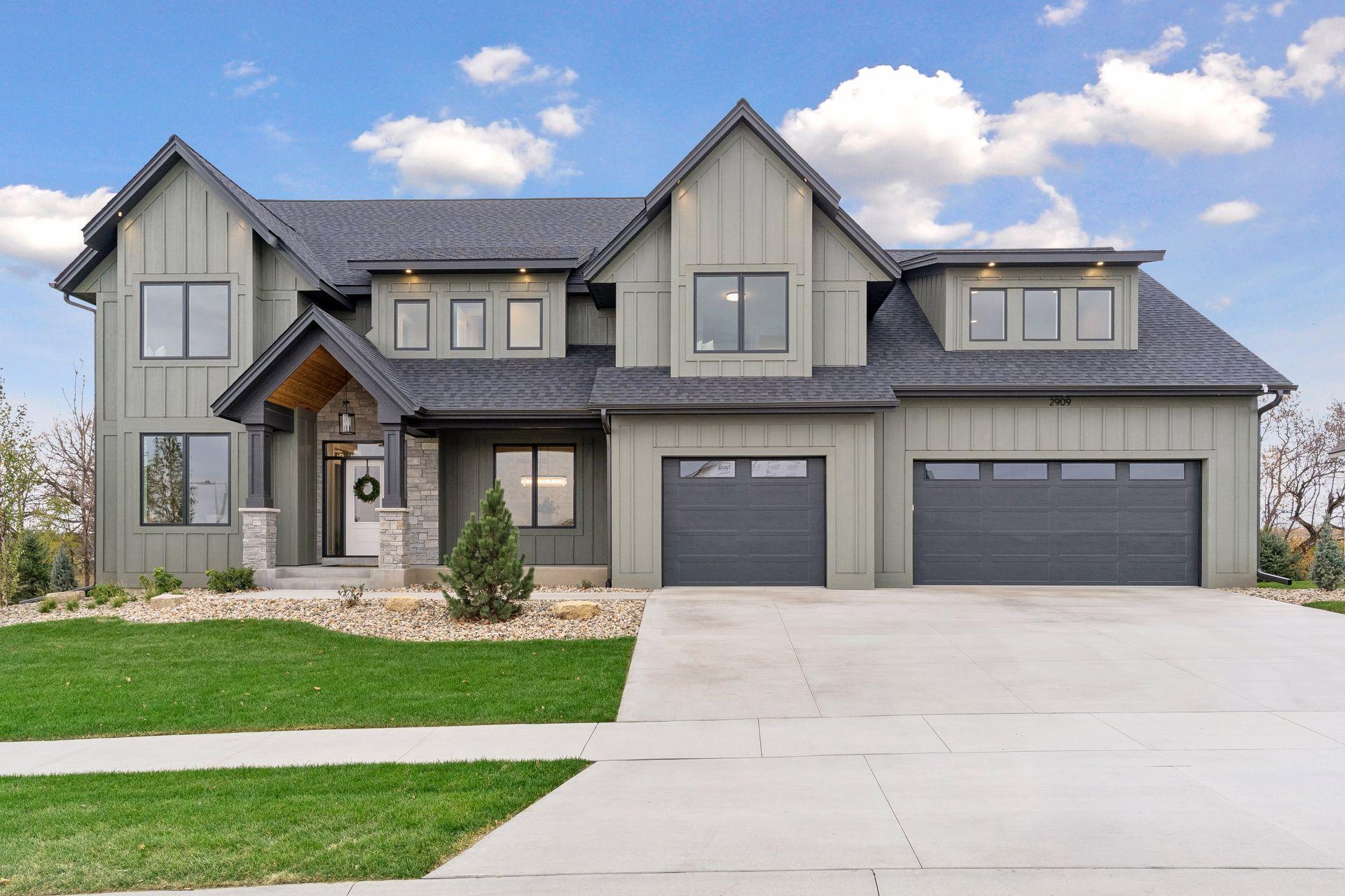 2909 Bentley Drive SW — photo