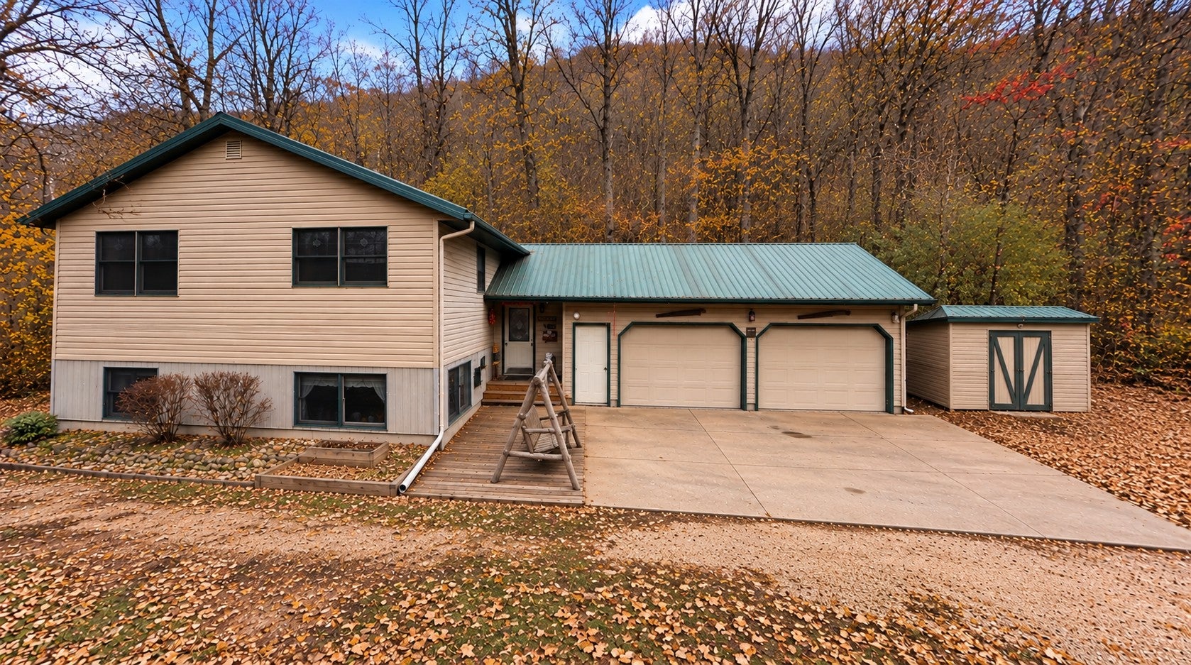 26850 Miner Valley Road — photo