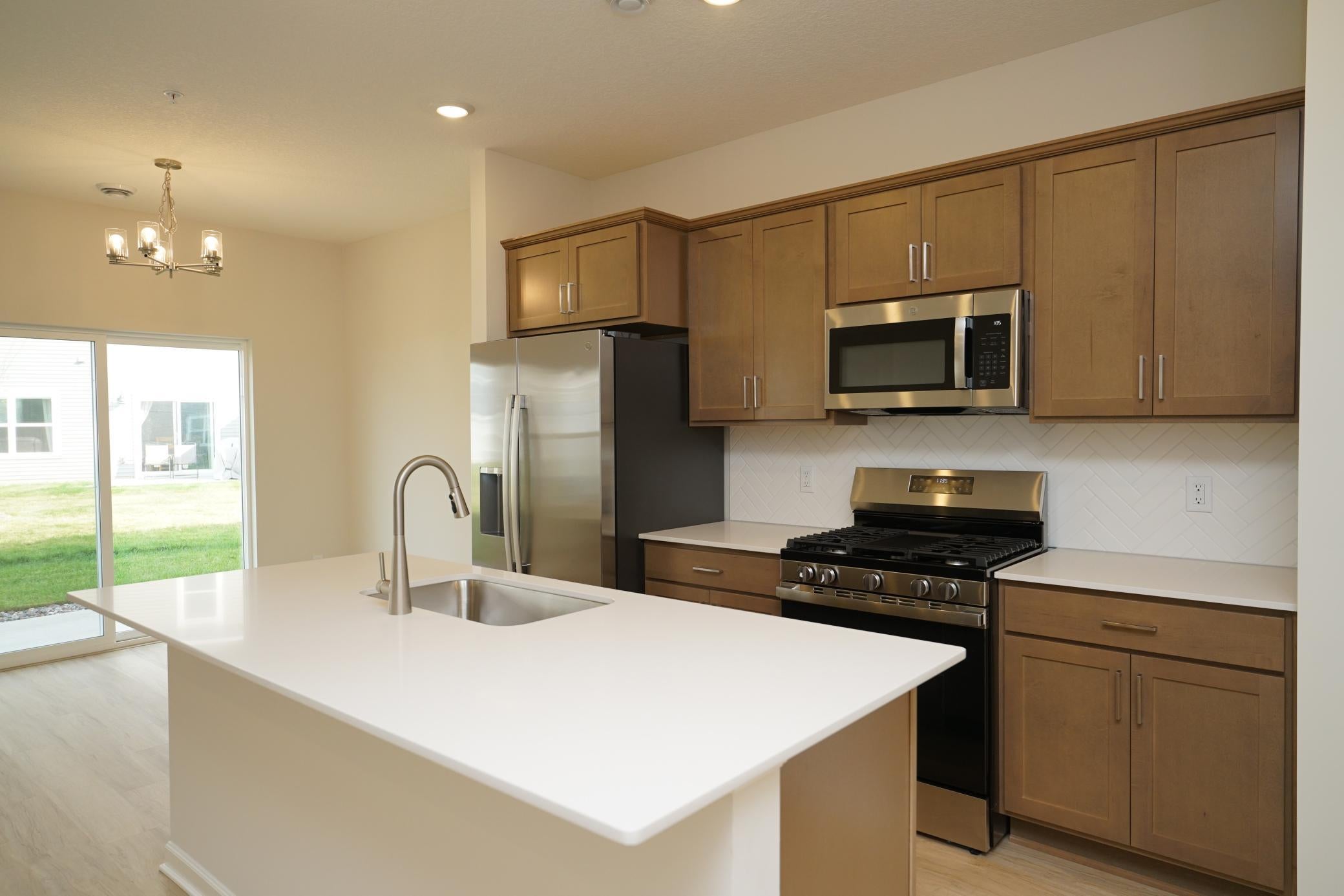 23158 Creekview Court — photo