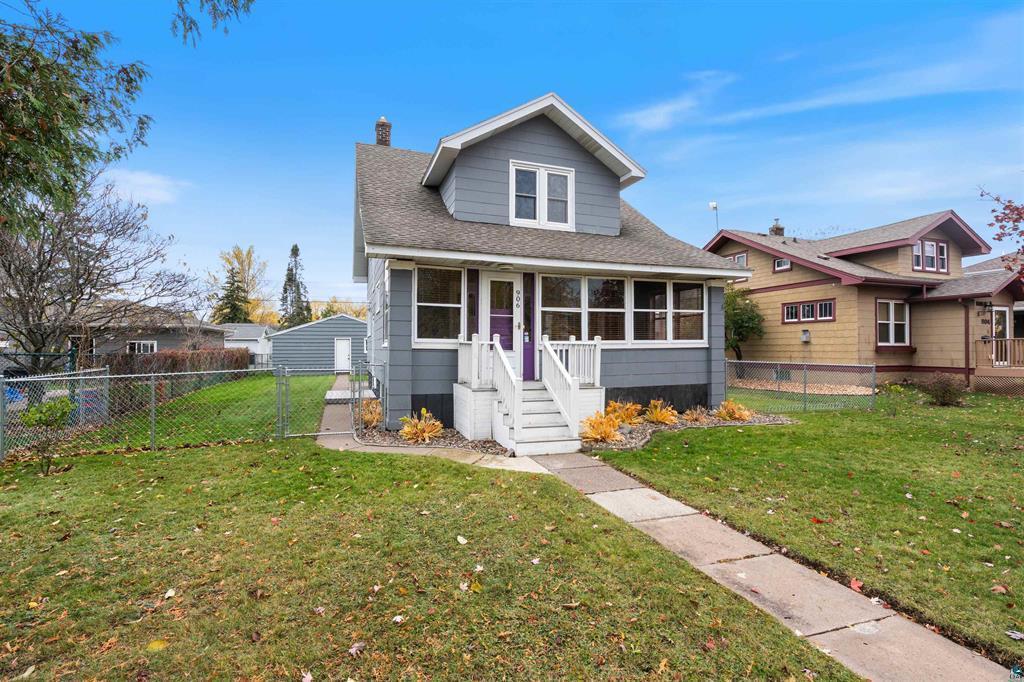 906 E 5th Street — photo
