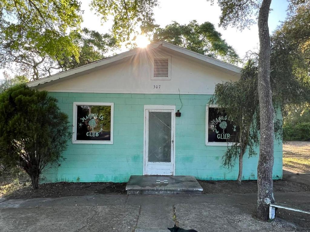 307 SE 7th St — photo