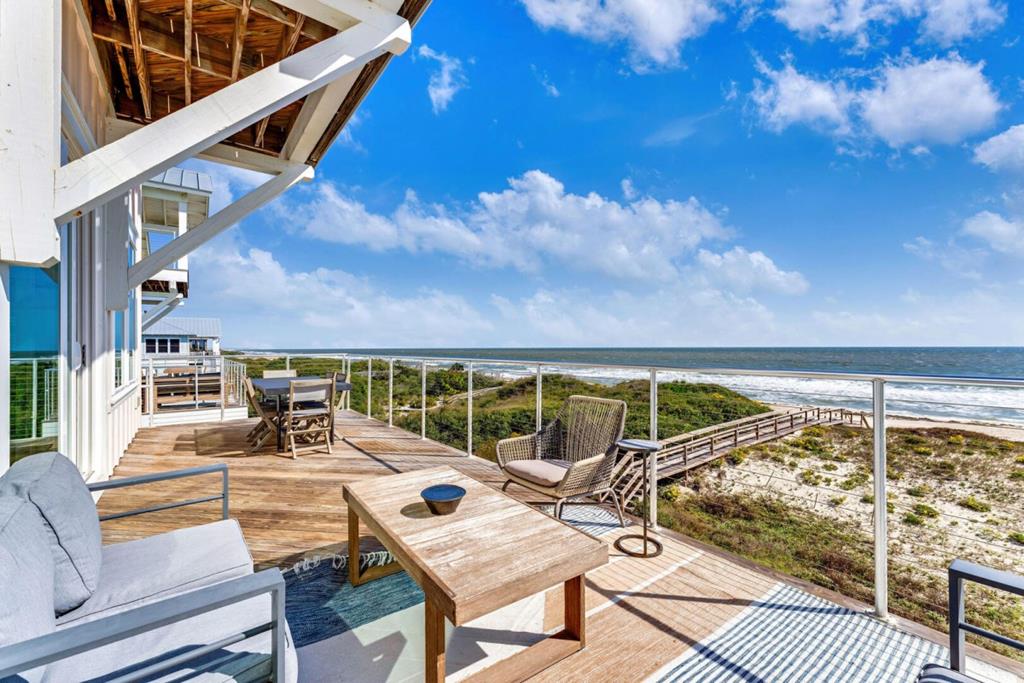 1516 Gulf View Way — photo