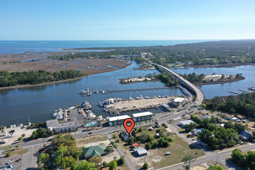 1002 Hwy 98 W — photo