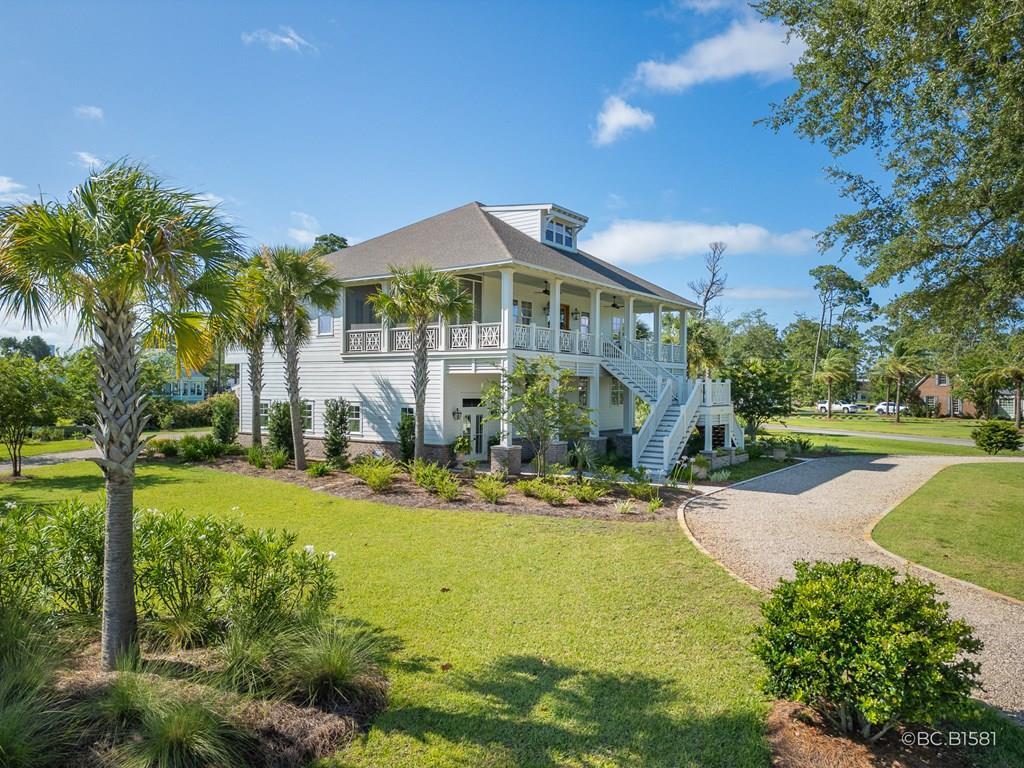 107 Dupont Dr — photo