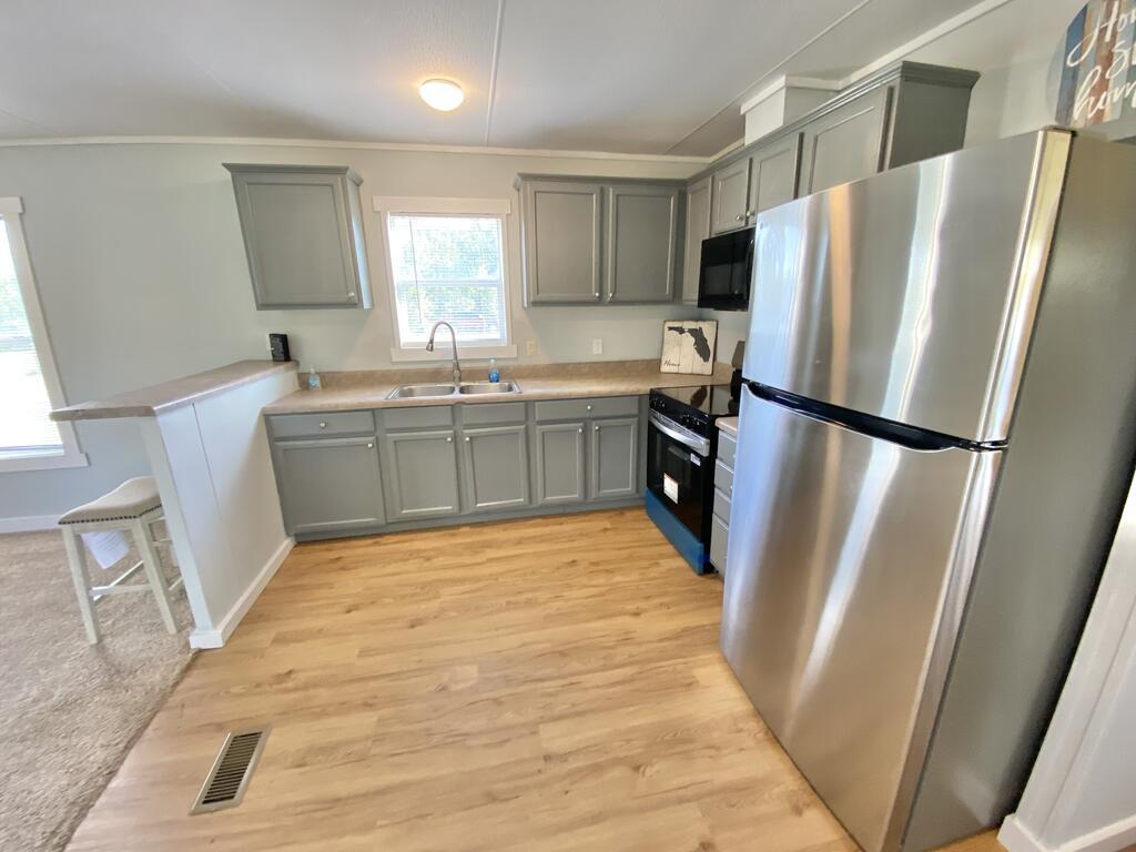 352 Michael St — photo
