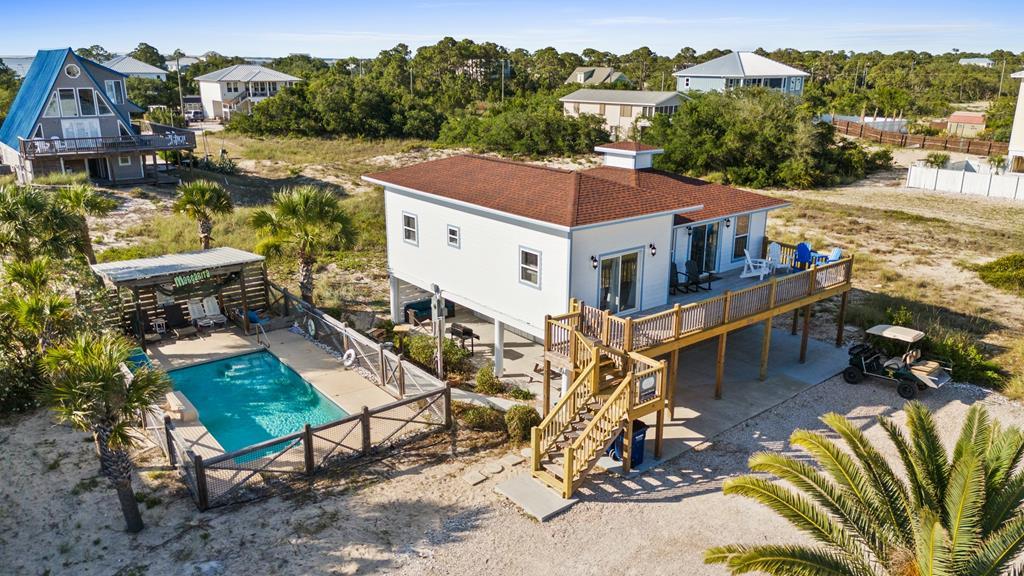 533 W Gulf Beach Dr — photo