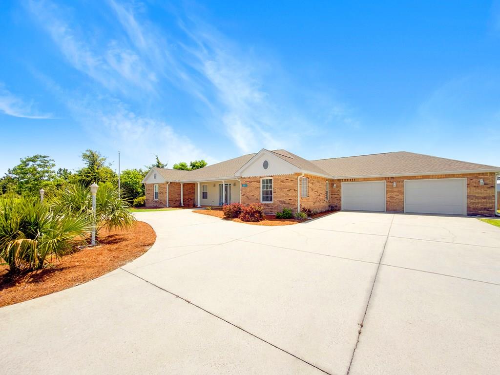 402 Texas Dr — photo