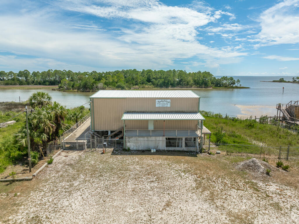 516 Hwy 98 W — photo