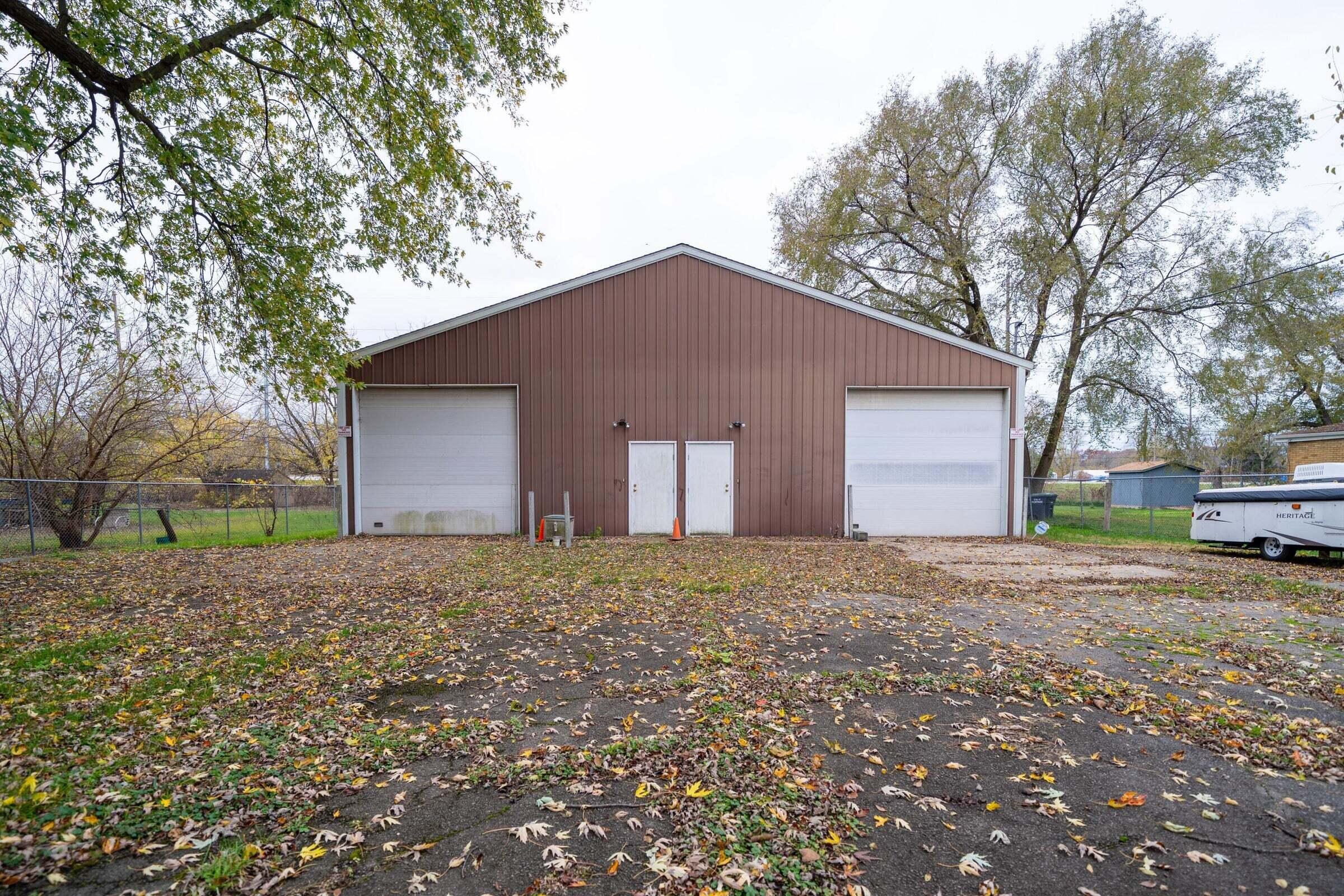 1370 Nealon Drive — photo