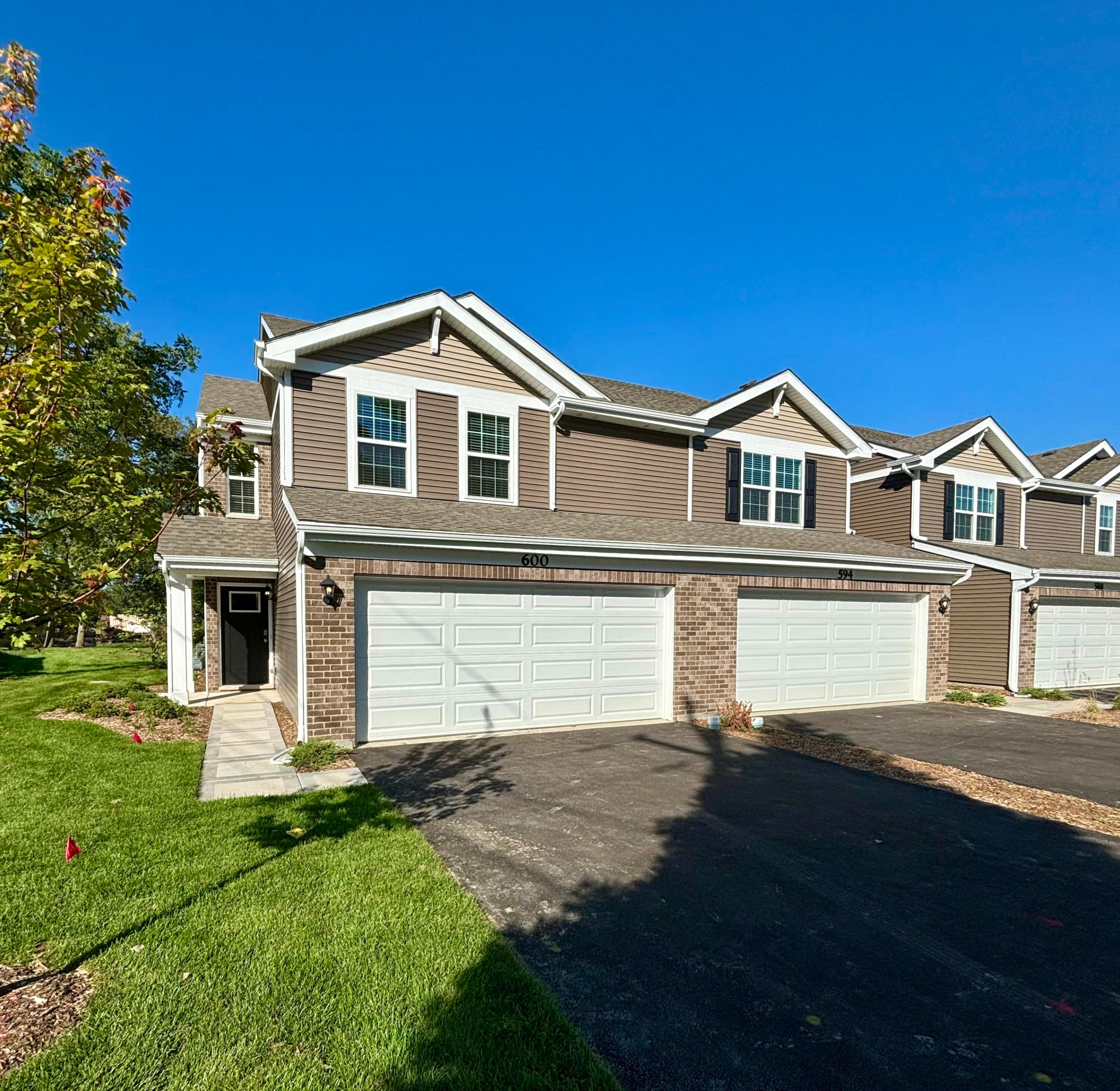 600 W 39th Place — photo
