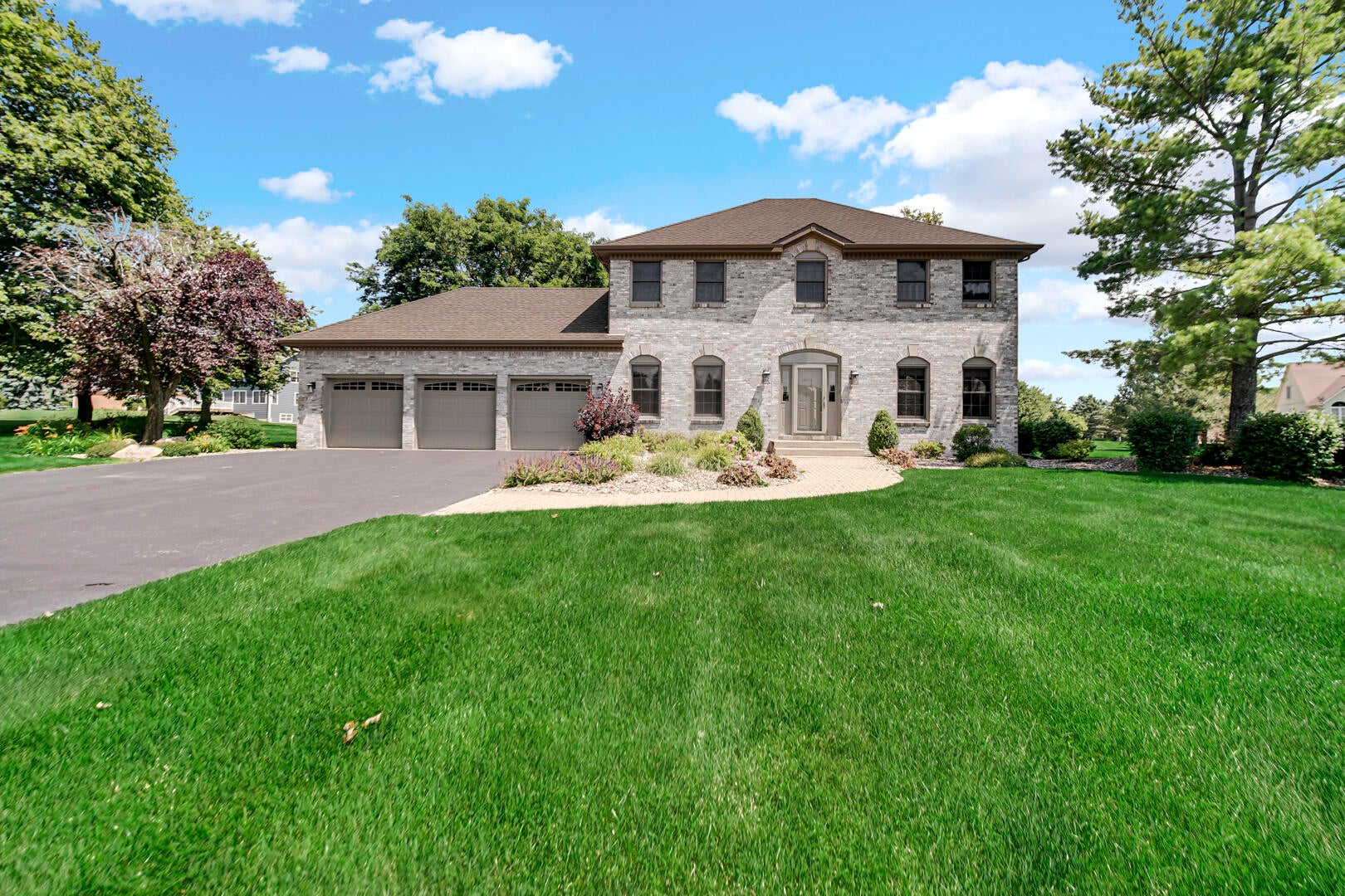 839 Hunter Drive — photo