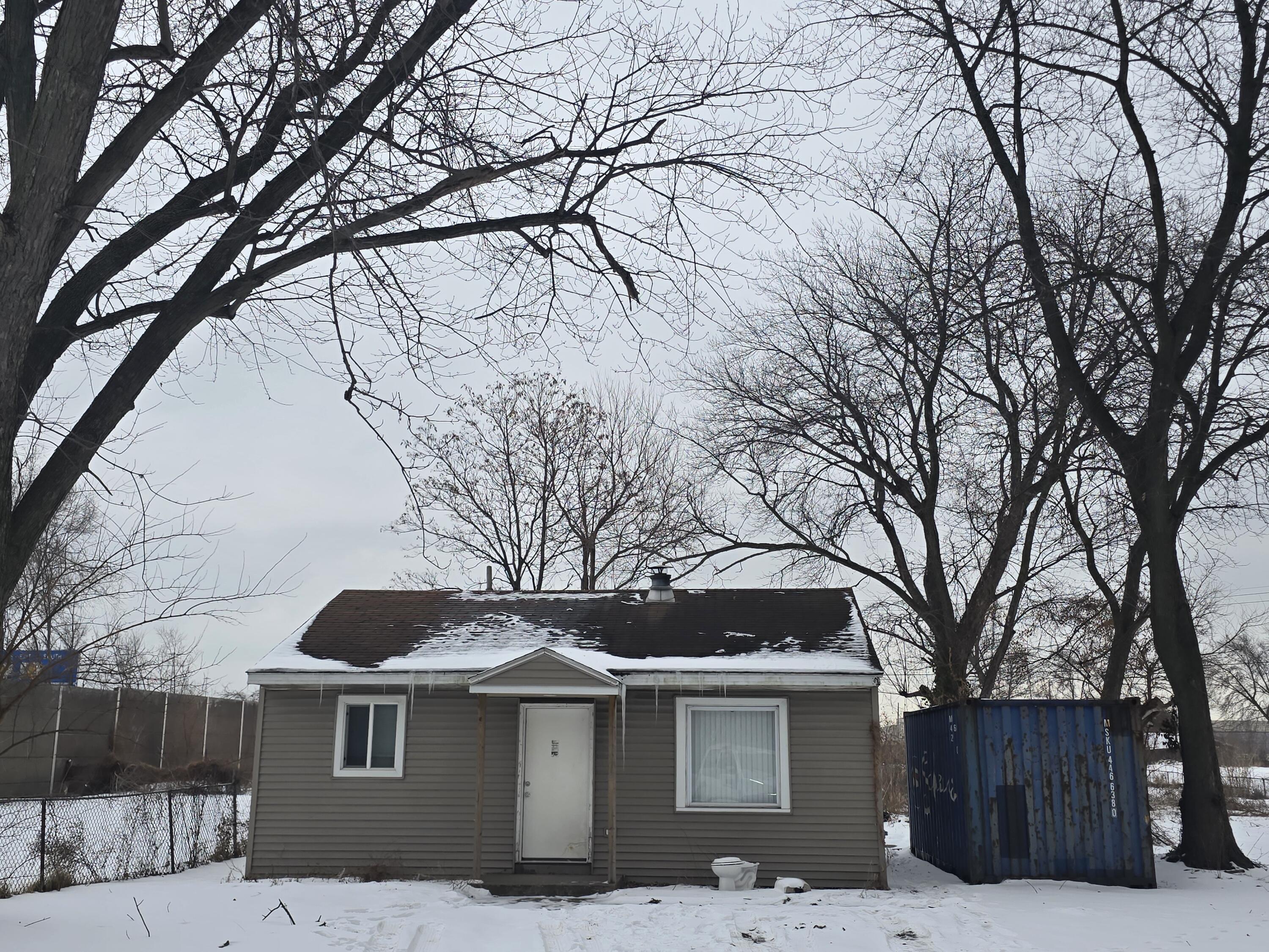 2717 Hamlin Street — photo