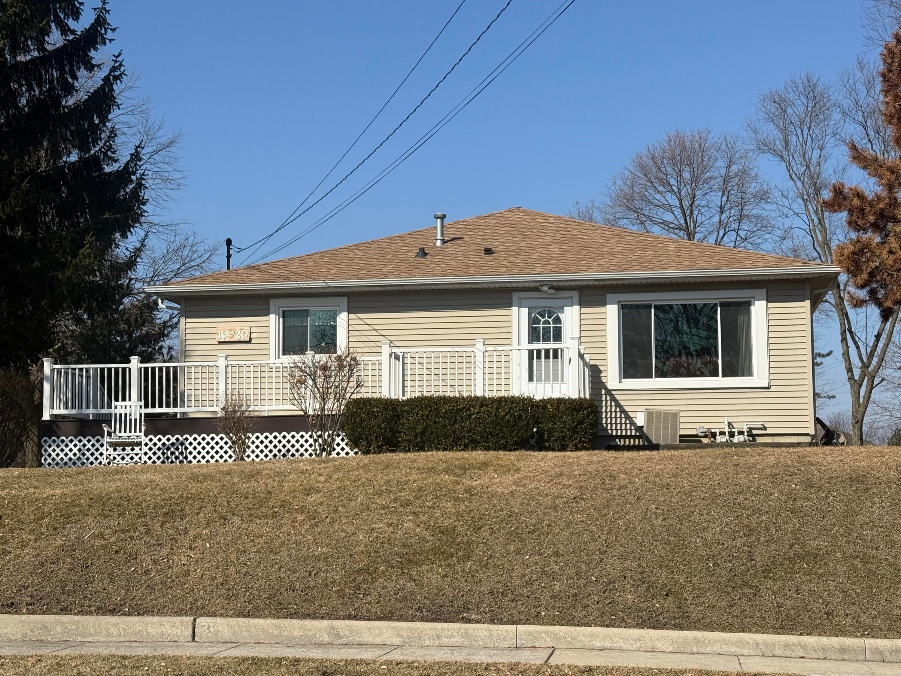 10920 Thielen Street — photo