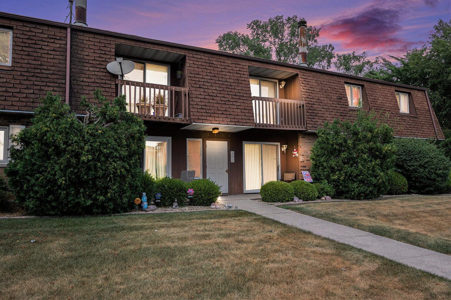 1444 Woodview Drive 7 — photo
