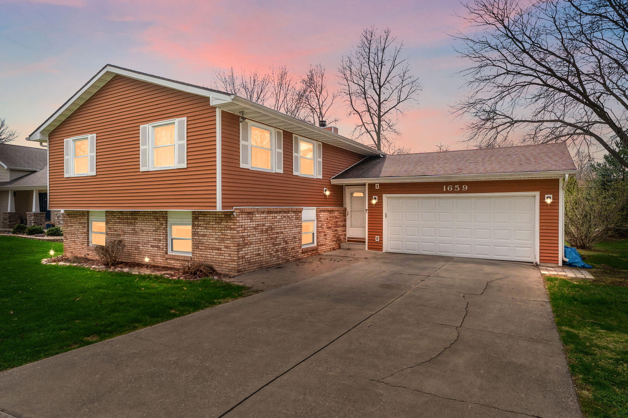 1659 Sunnyslope Drive — photo