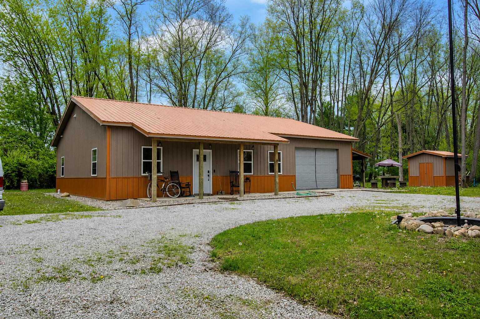 118 E Whipple Road — photo