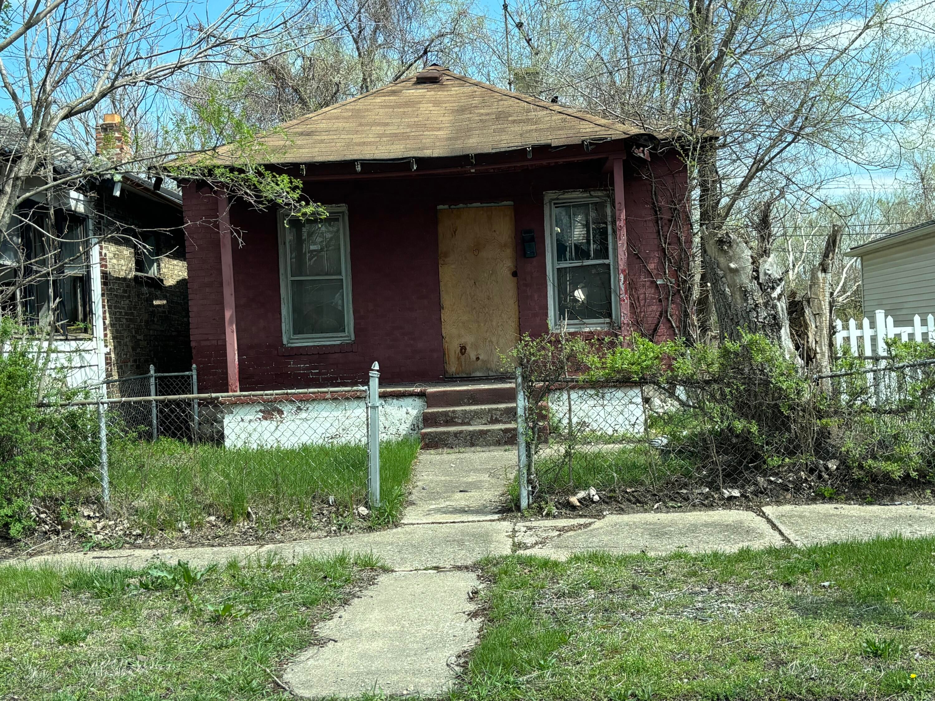 2461 Delaware Street — photo