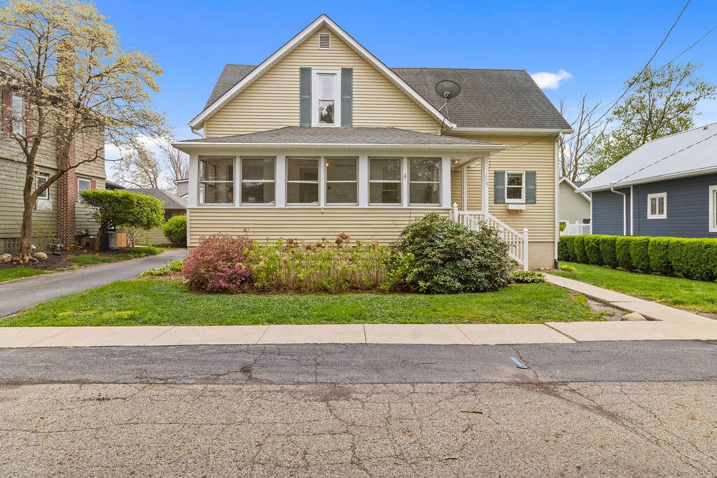209 E Hawkins Court — photo