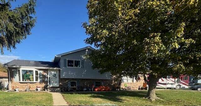6100 Robbins Road — photo