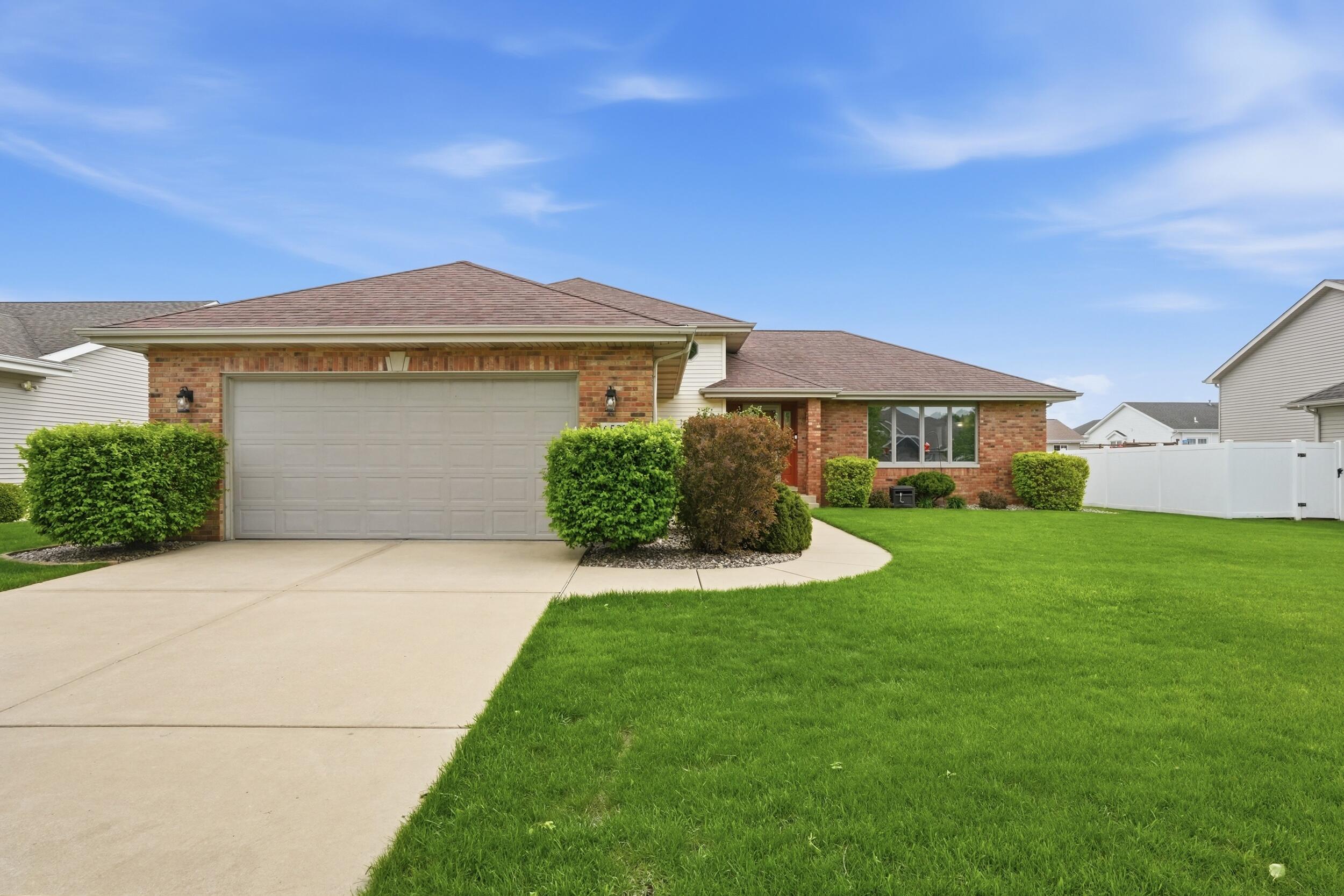 6587 Arrowhead Drive — photo