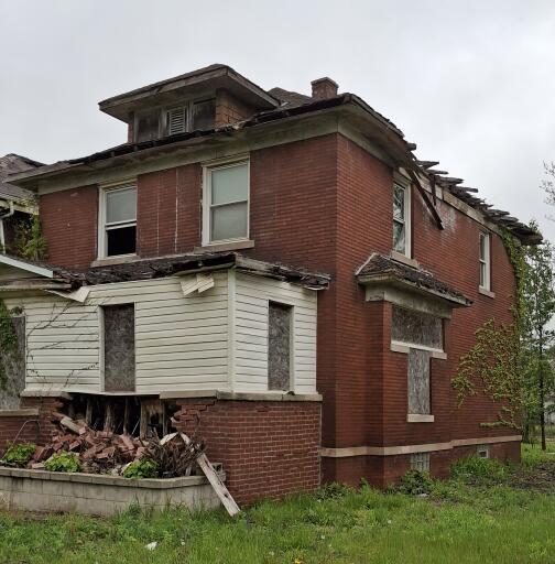 747 Van Buren Street — photo