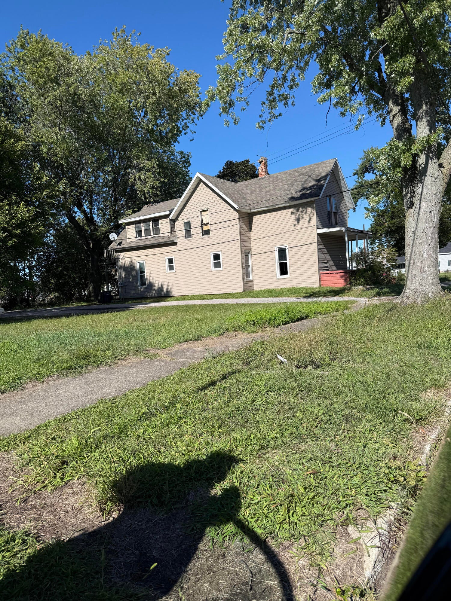 703 W 9th Street — photo