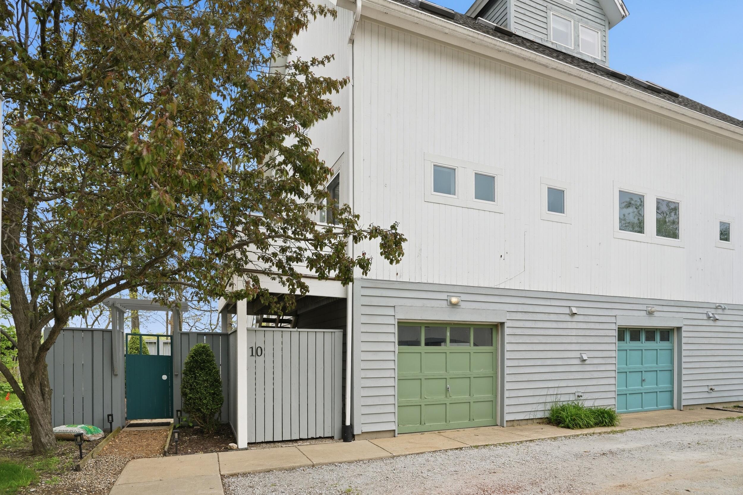 10 Tryon Farm Lane F10 — photo
