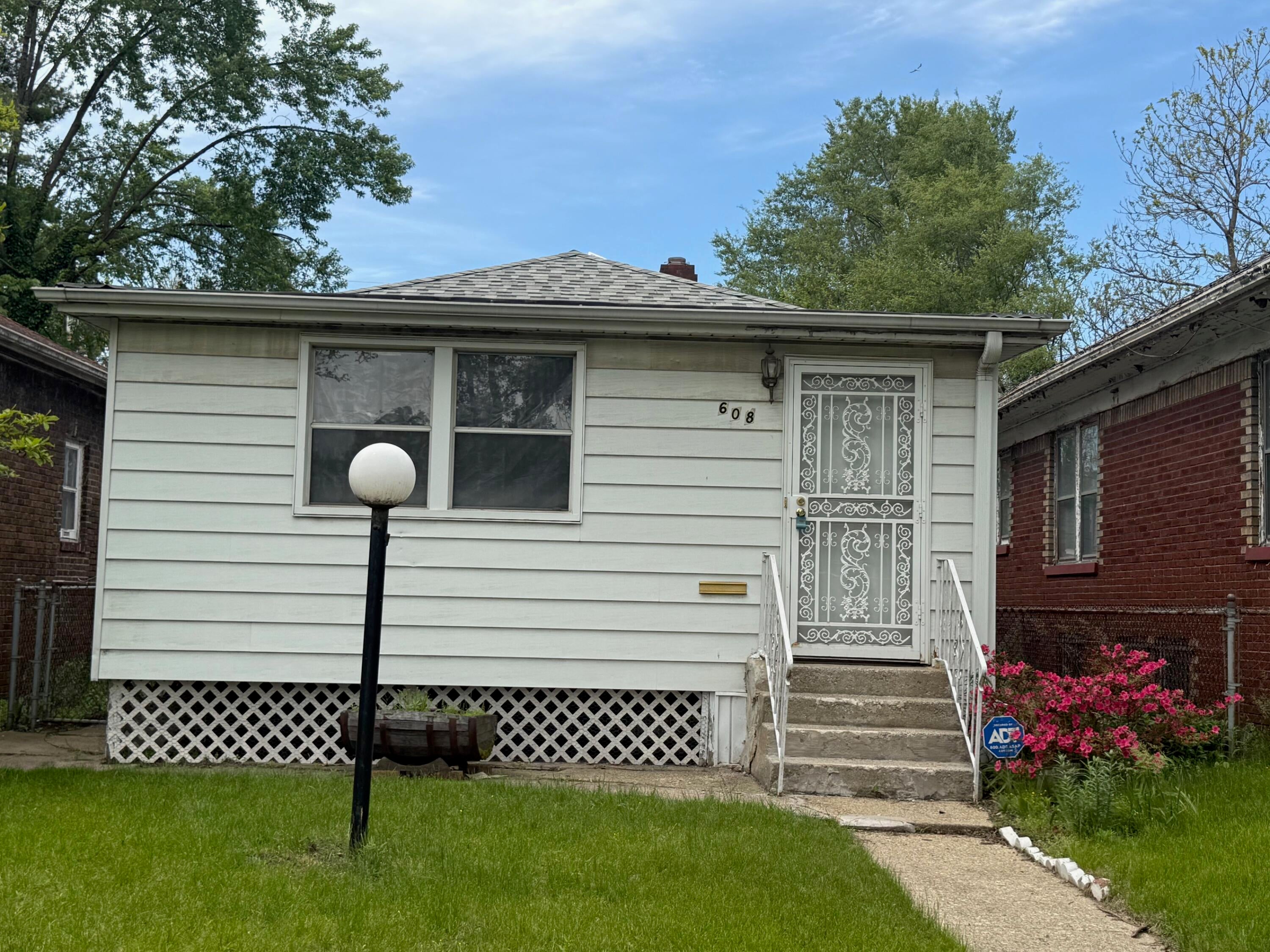 608 Durbin Street — photo