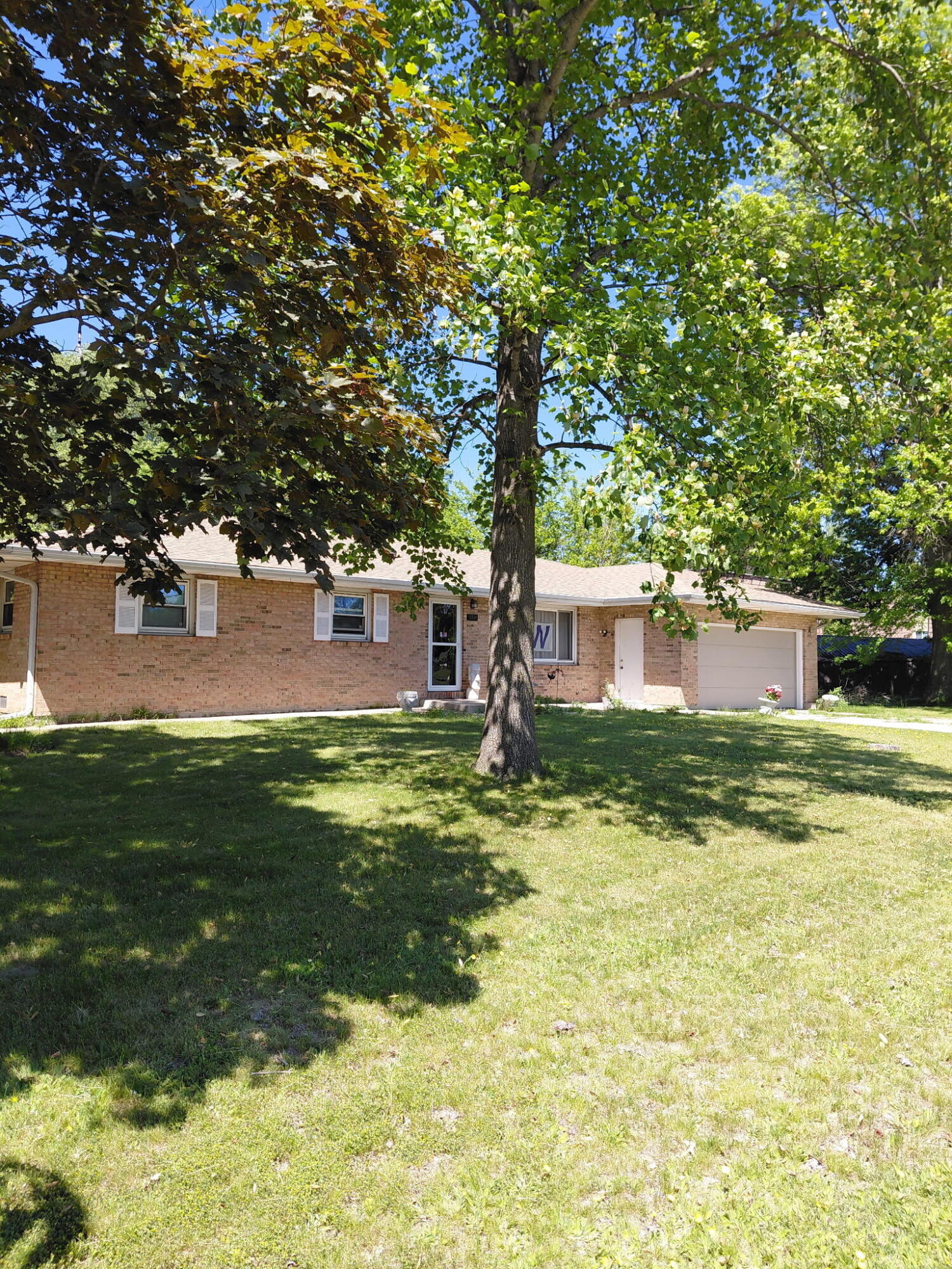 1749 Green Meadow Lane — photo