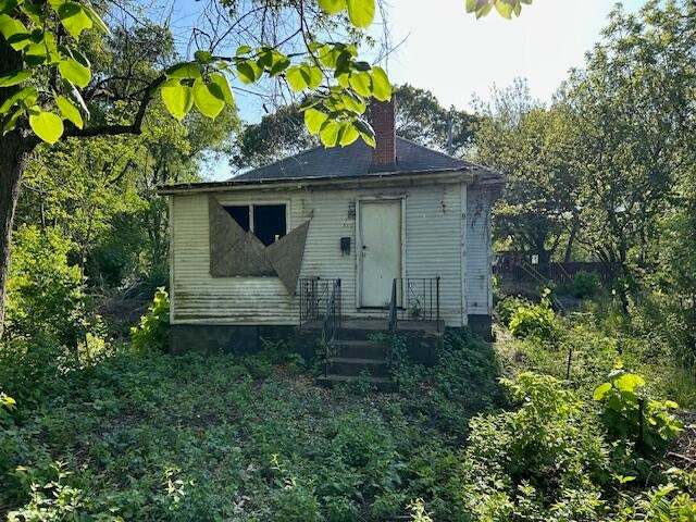 3912 Virginia Street — photo