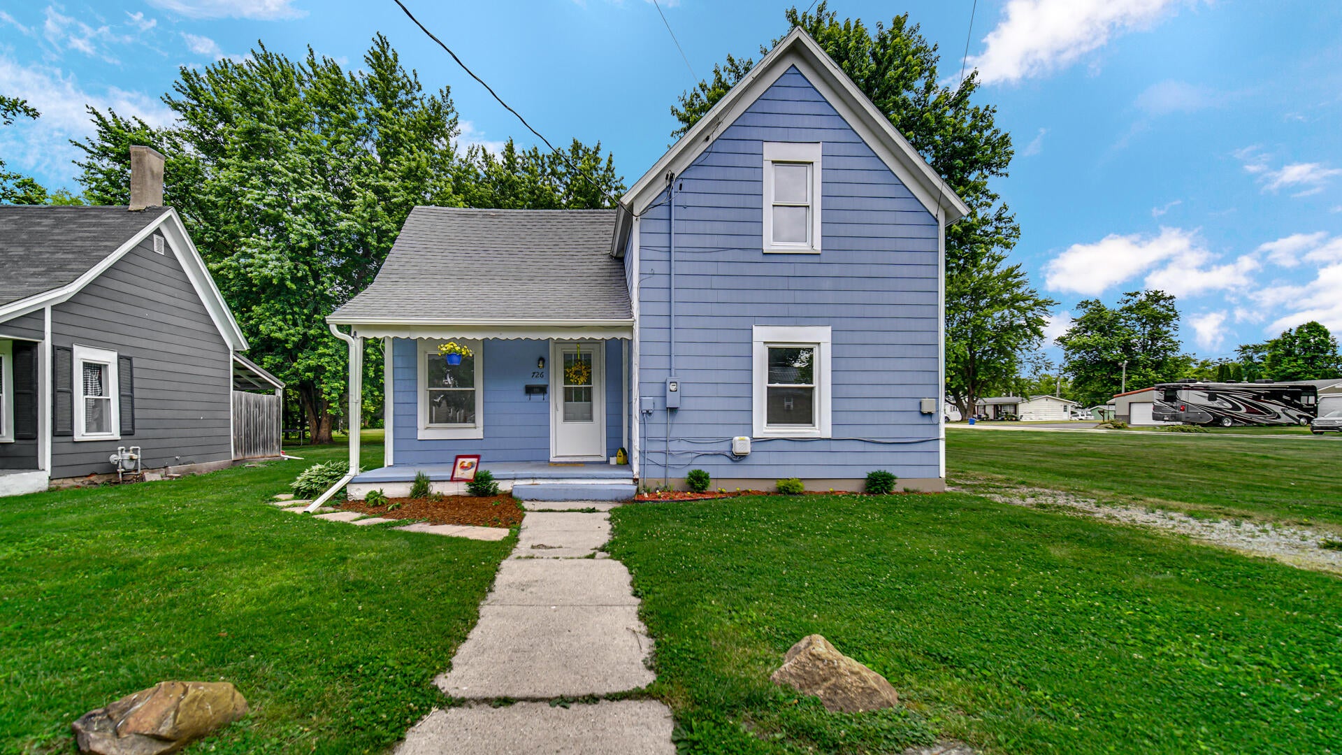 726 E Angelica Street — photo