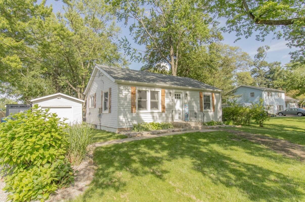 211 Woodland Drive — photo