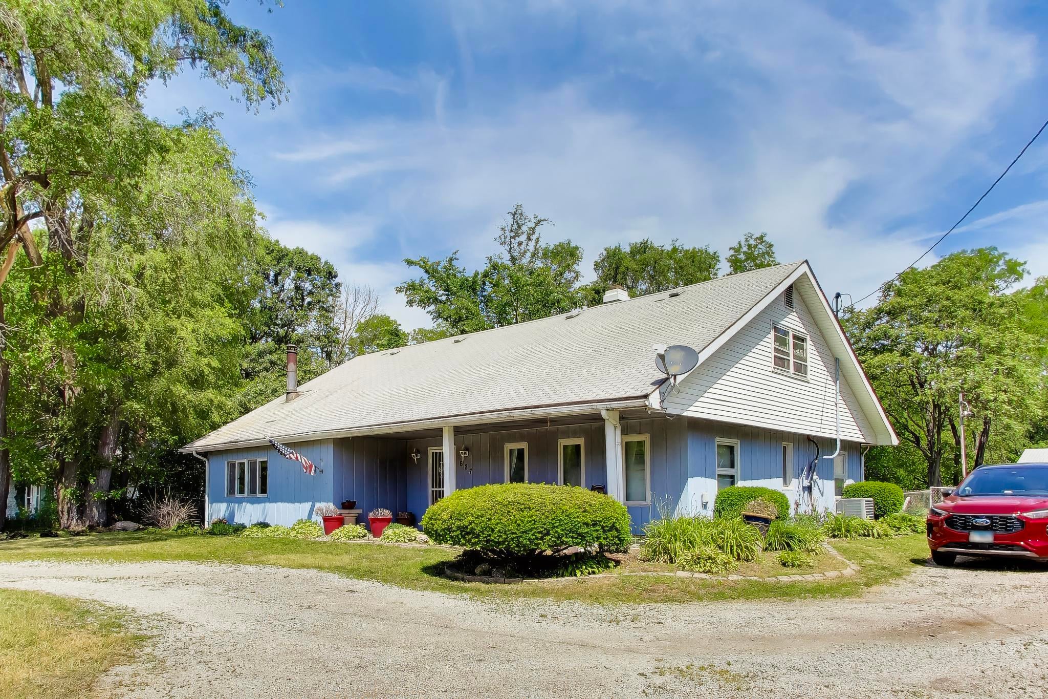 627 W US Highway 30 — photo