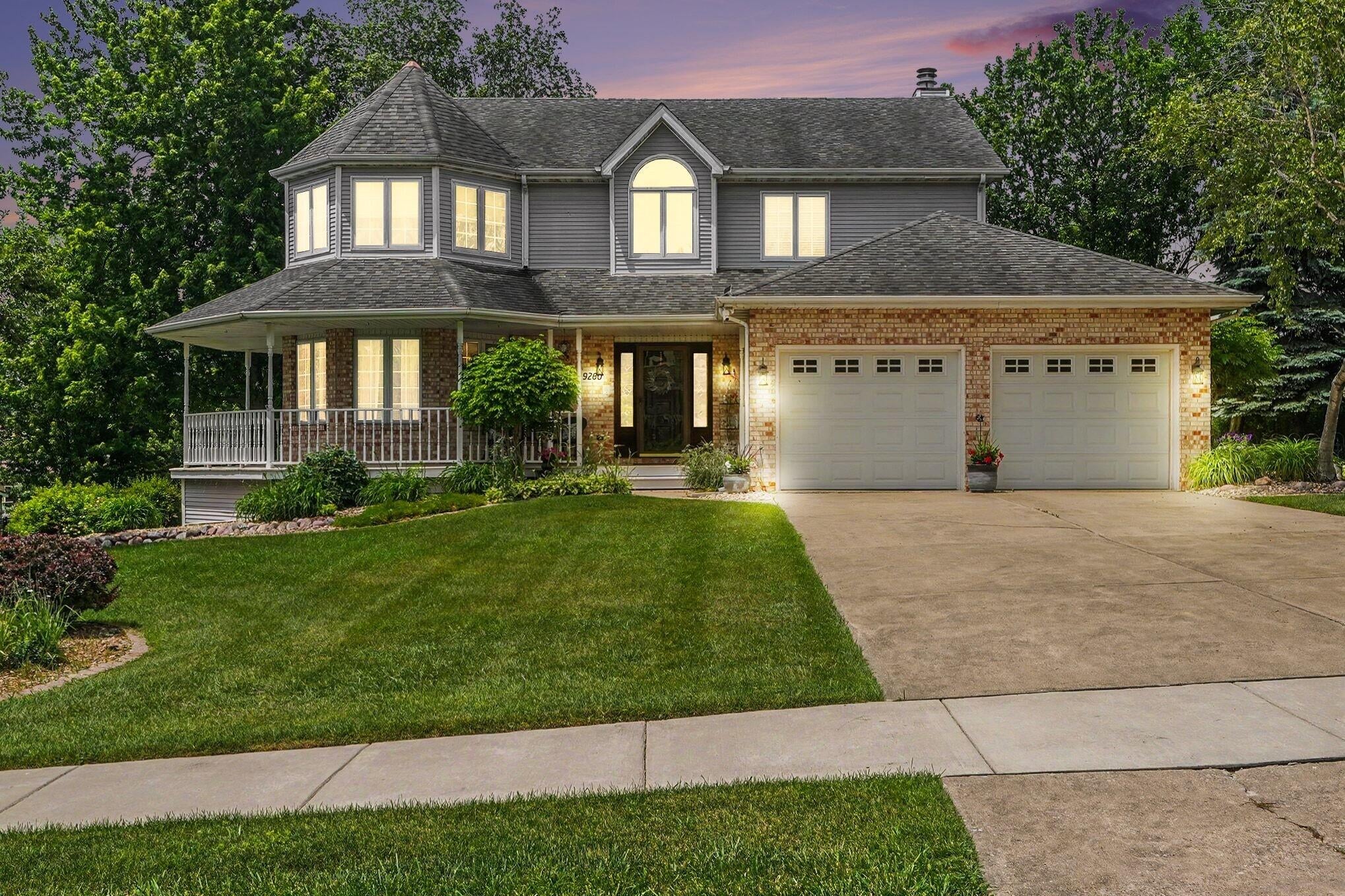 9260 Franklin Drive — photo