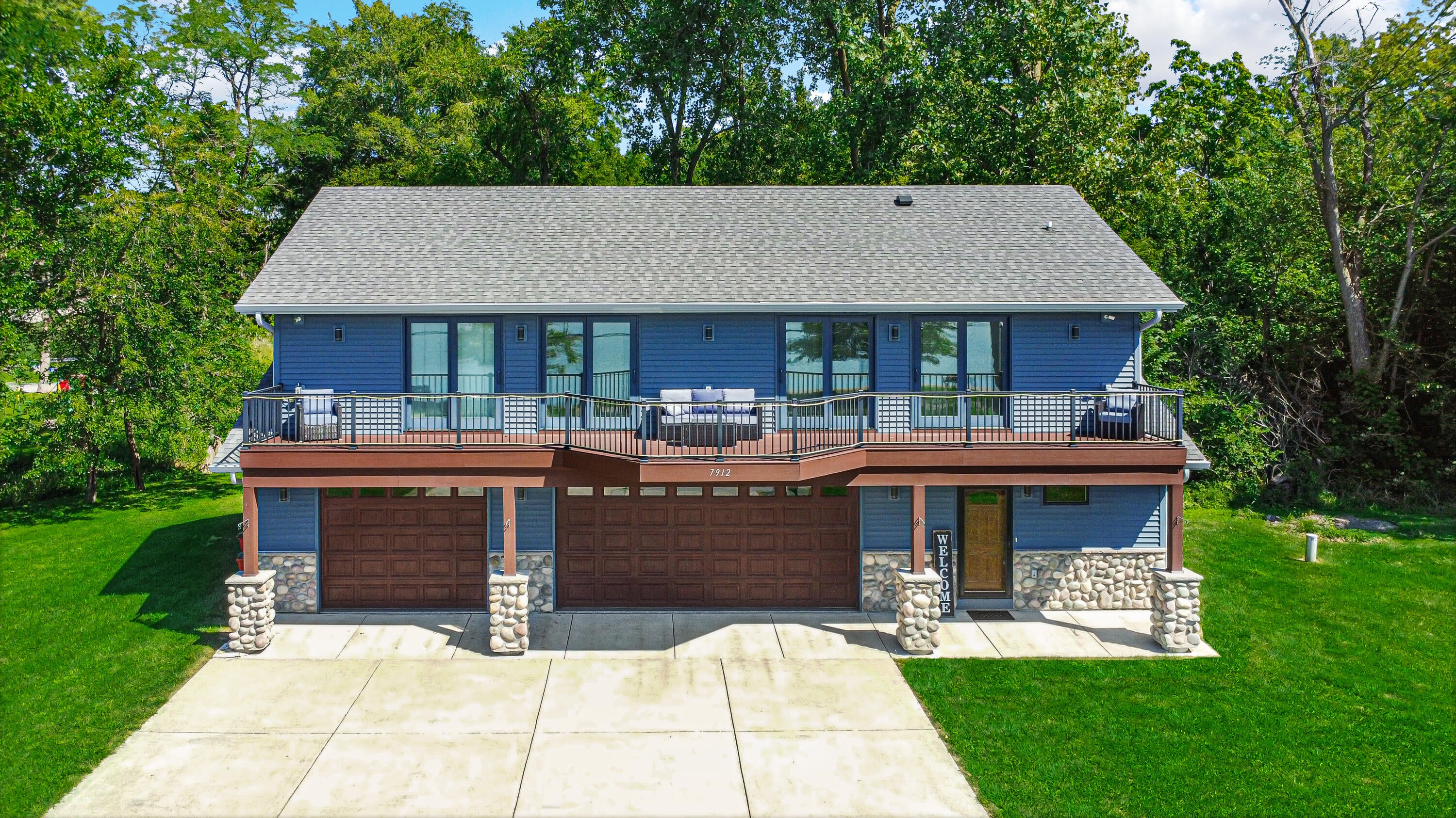 7912 Lake Shore Drive — photo