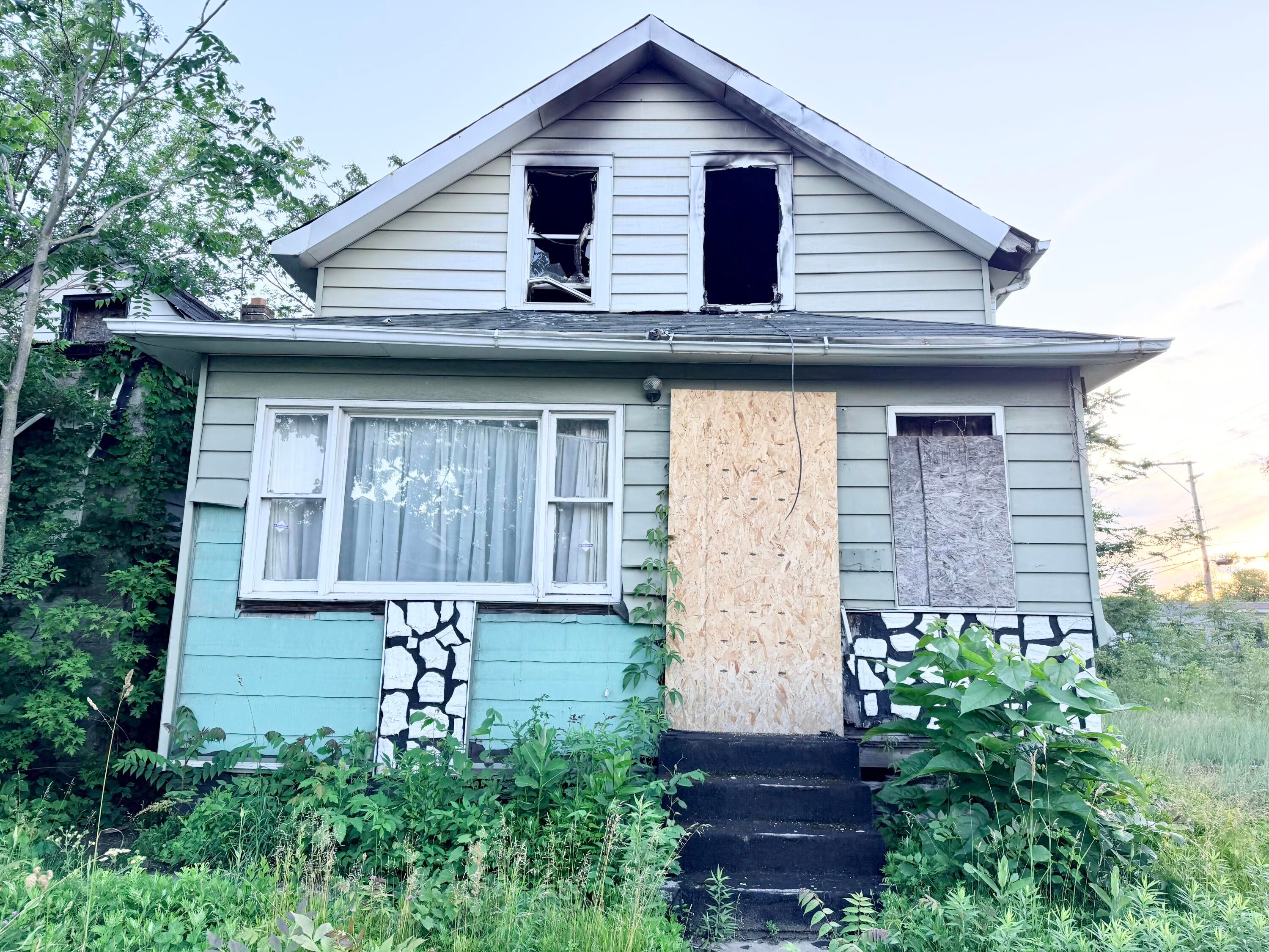 2524 Tyler Street — photo