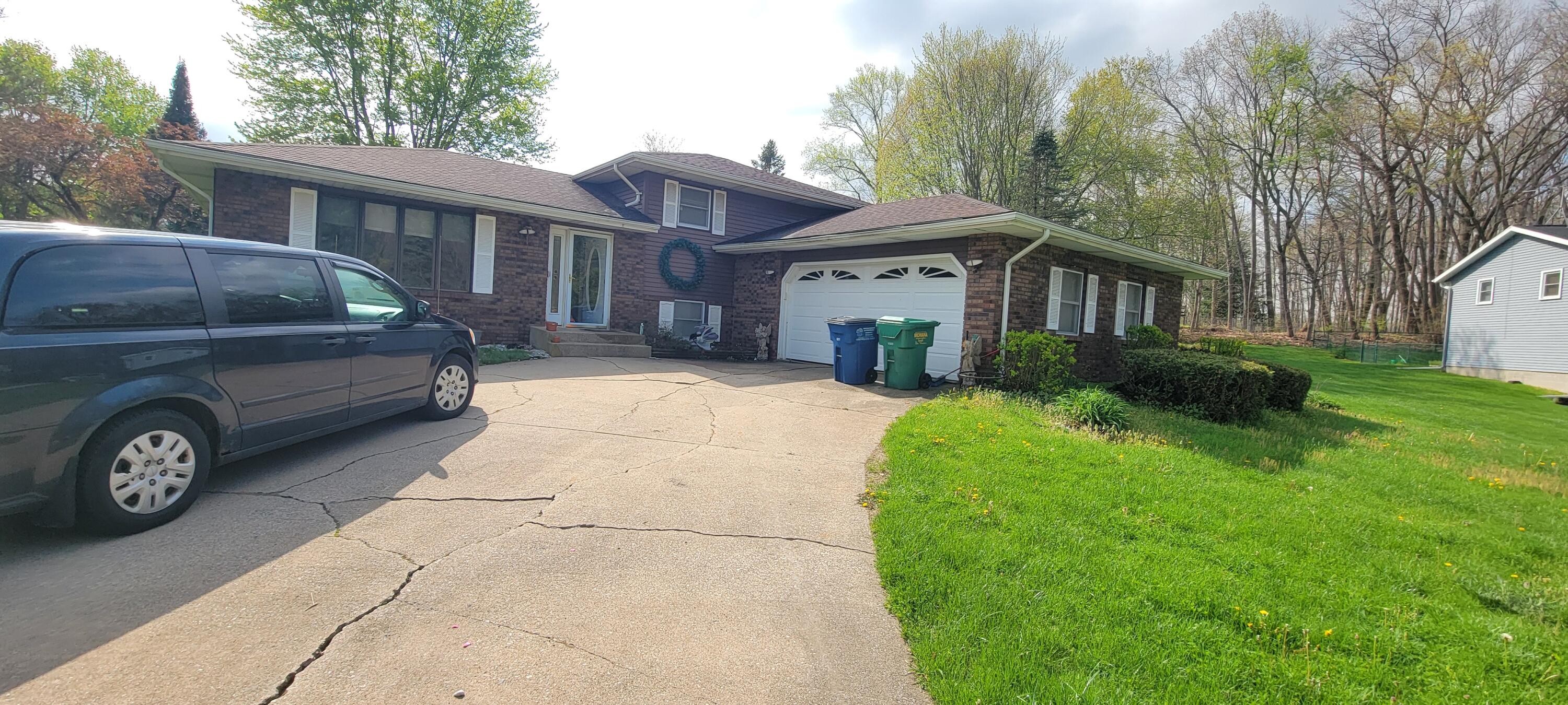 4909 N Brookside Drive — photo