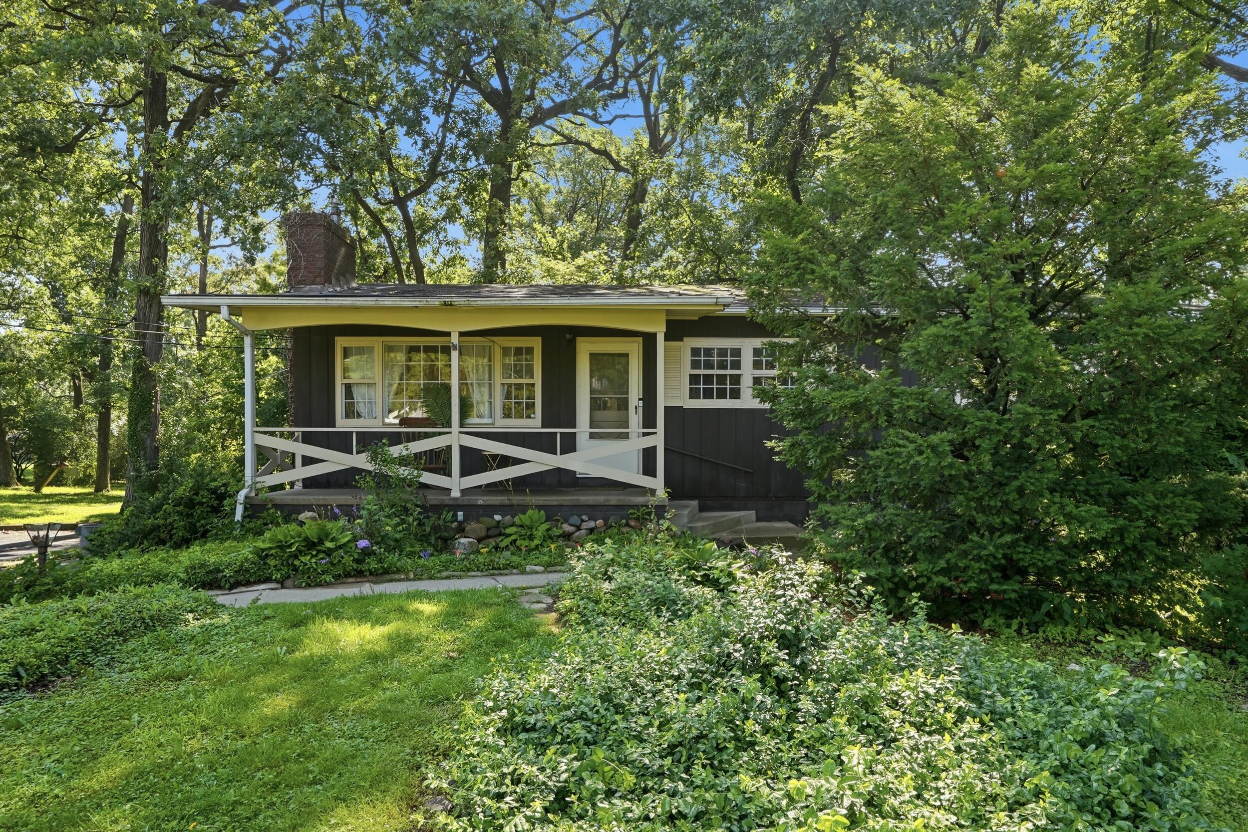 2835 Hart Street — photo