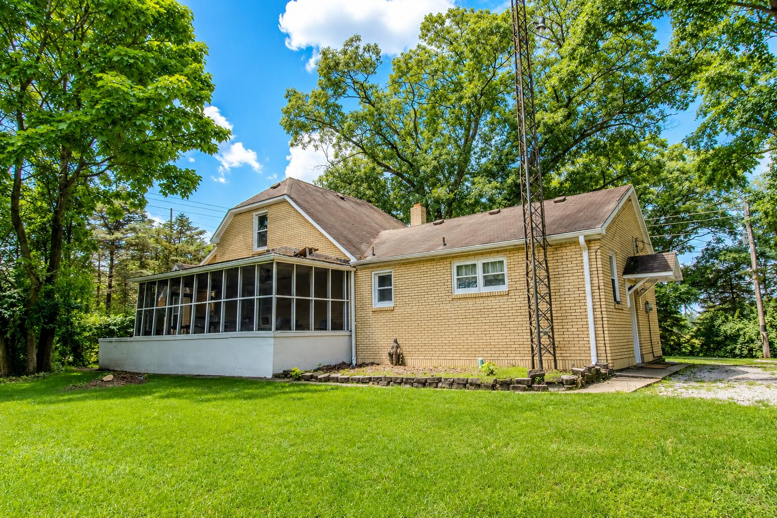 2020 E State Road 10 — photo