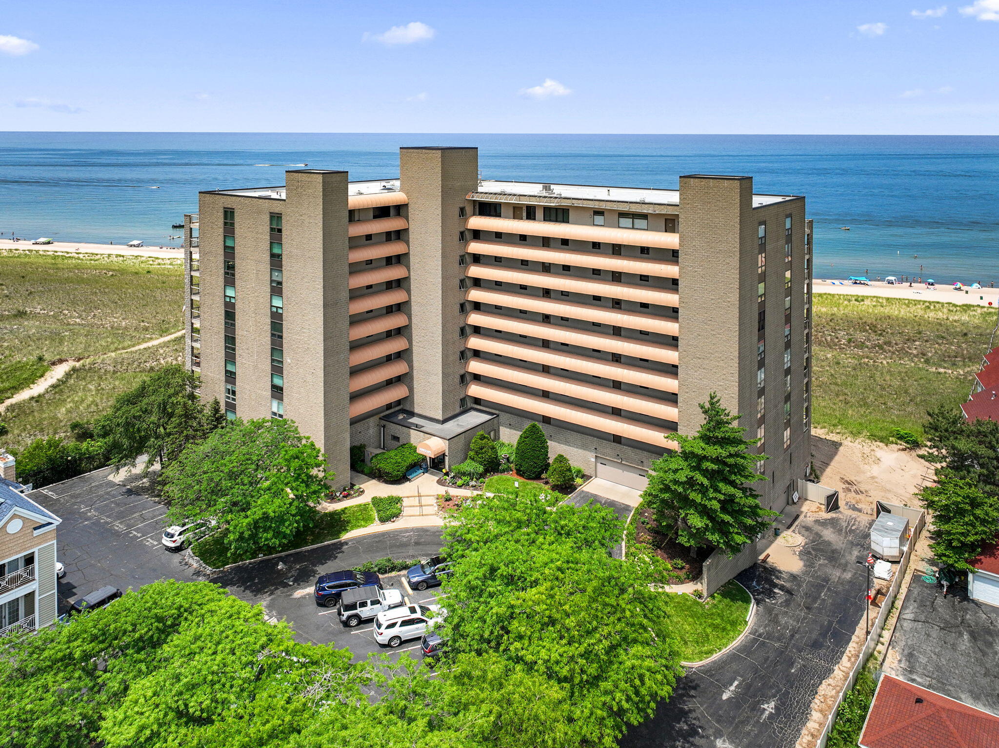 100 Lake Shore Drive 204 — photo